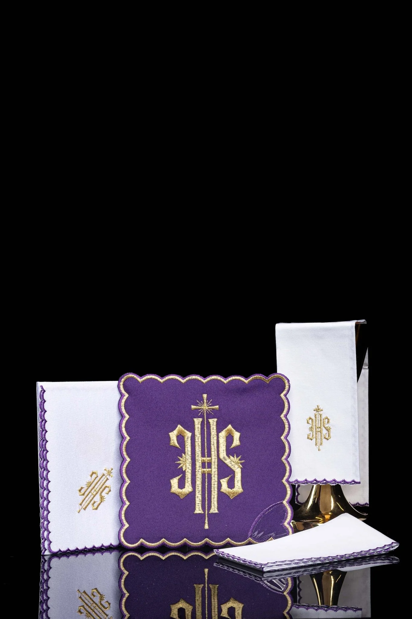 Purple chalice Linens in Purple with IHS emboroidery