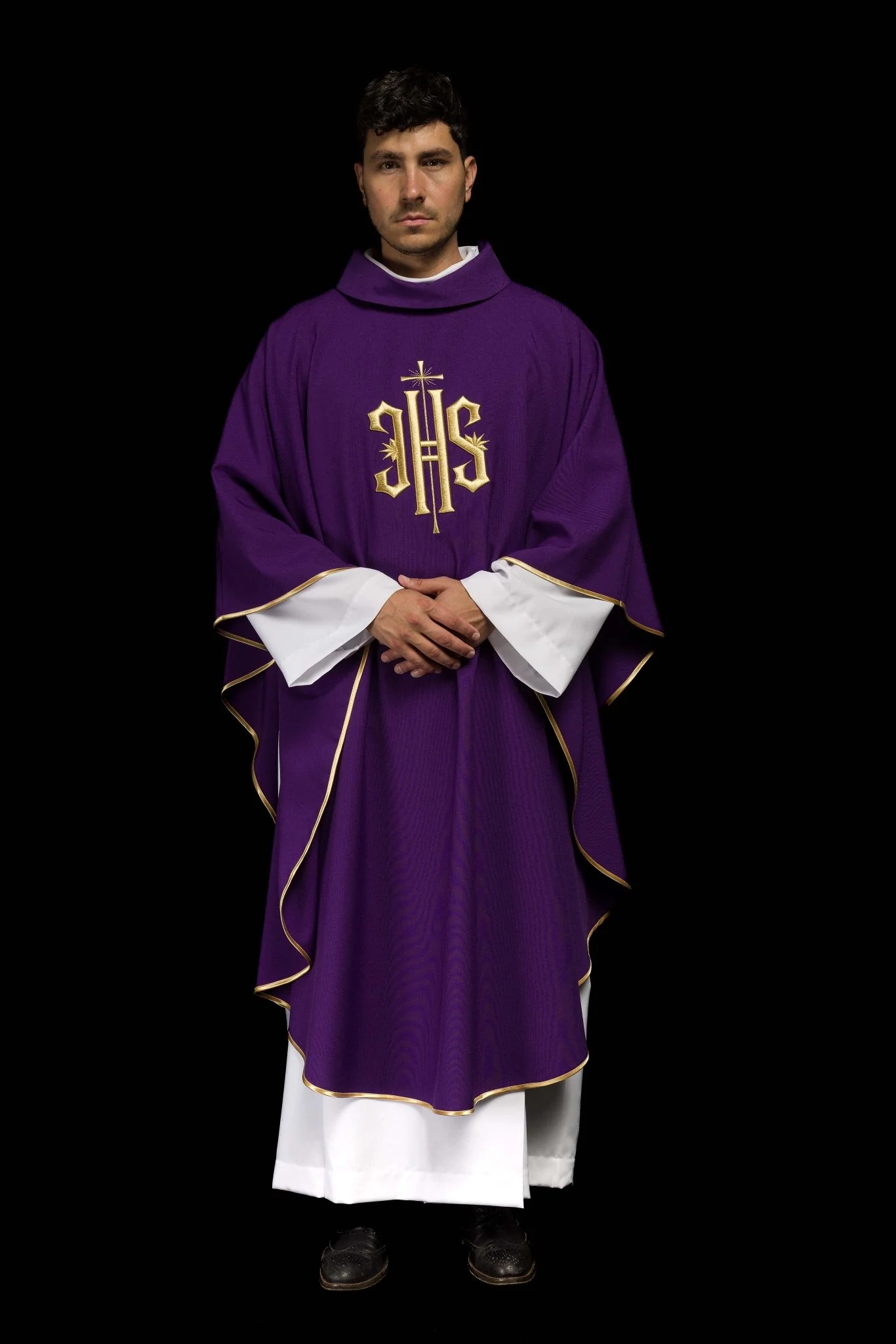 Purple chasuble embroidered with IHS motif - Image 7