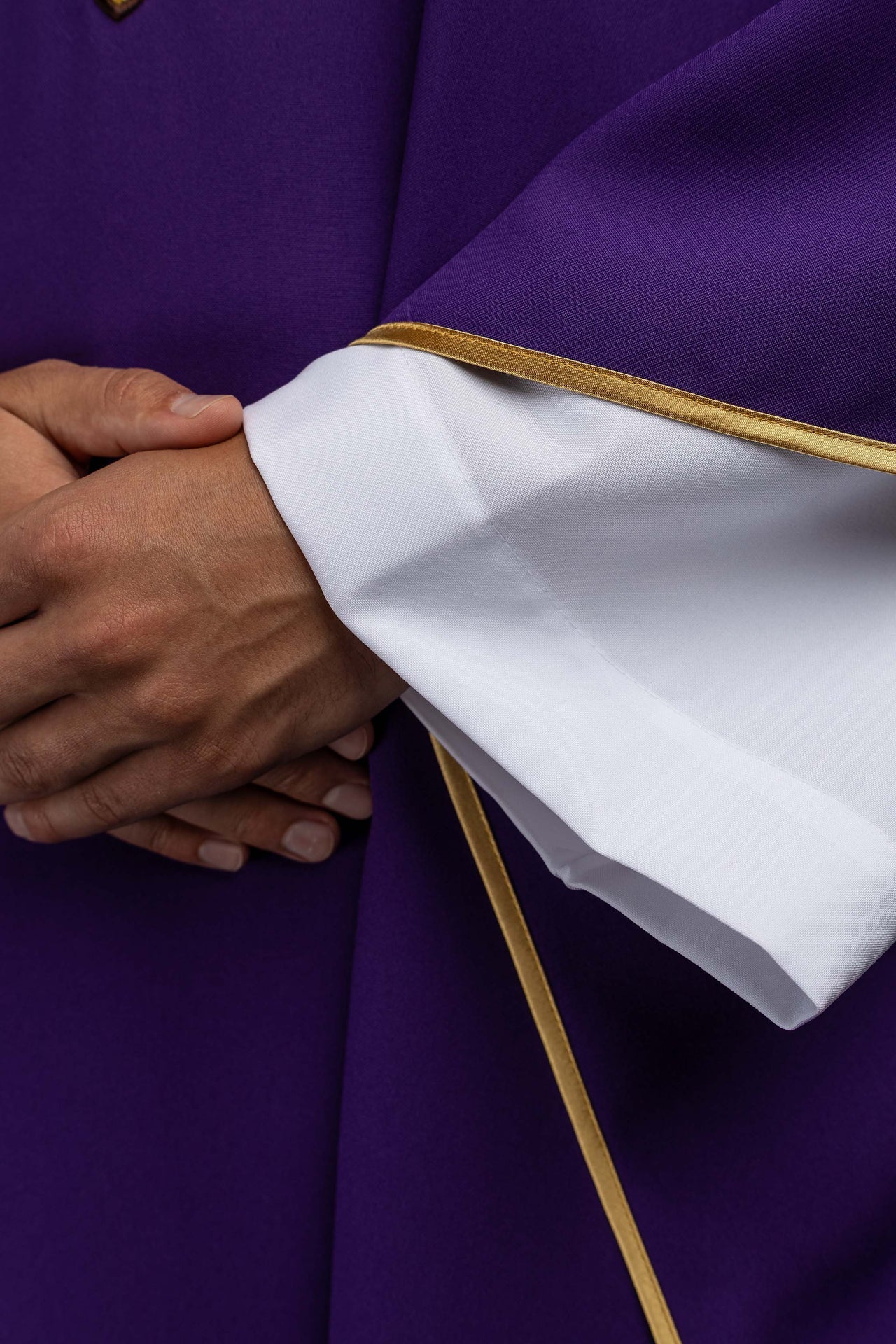 Purple chasuble embroidered with the JHS symbol and a wide collar - Image 5
