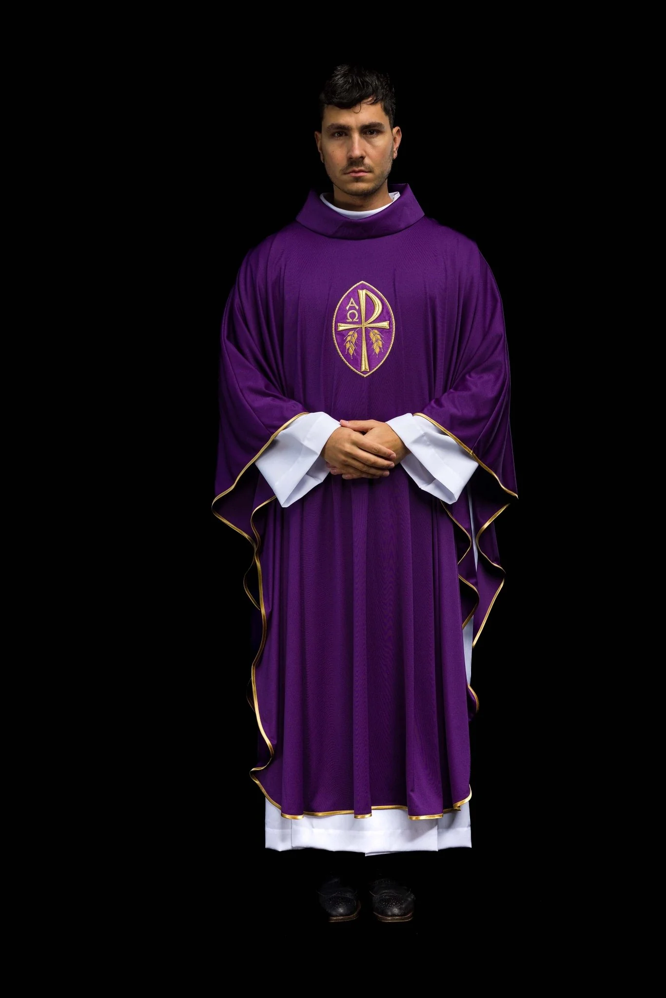 Purple chasuble made of light SACROLITE texture - Image 2