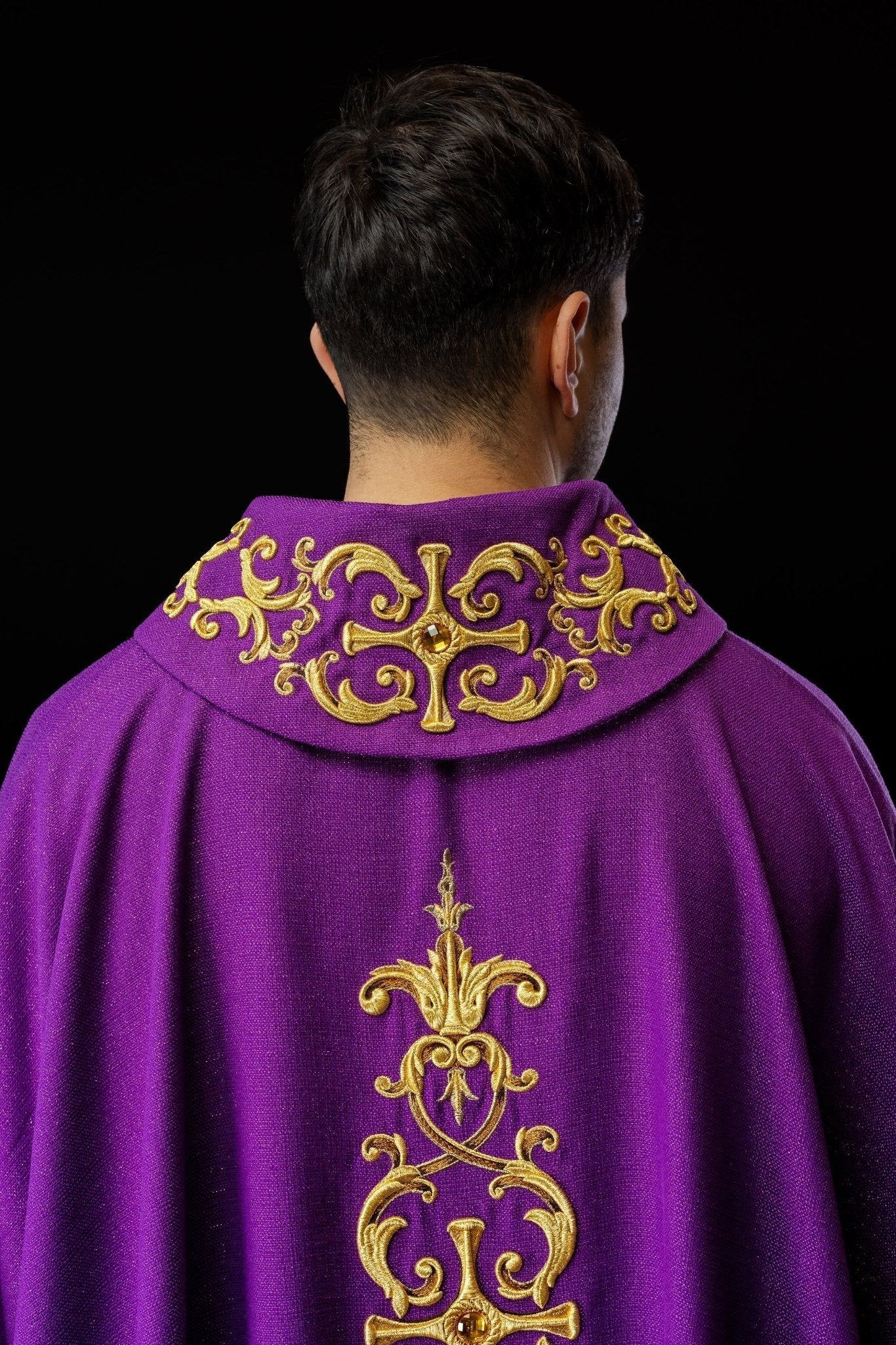 Purple chasuble richly embroidered with gemstones - Image 6