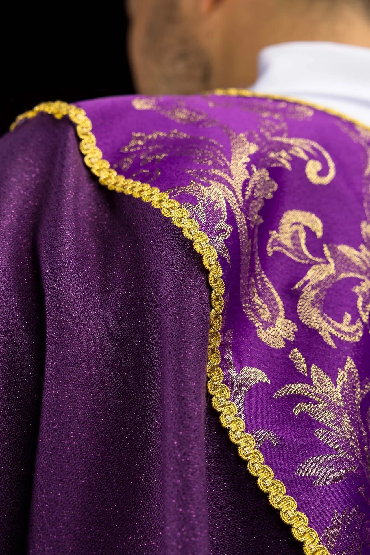 Purple Chasuble with Cross Adorned with Jacquard Fabric - Image 6