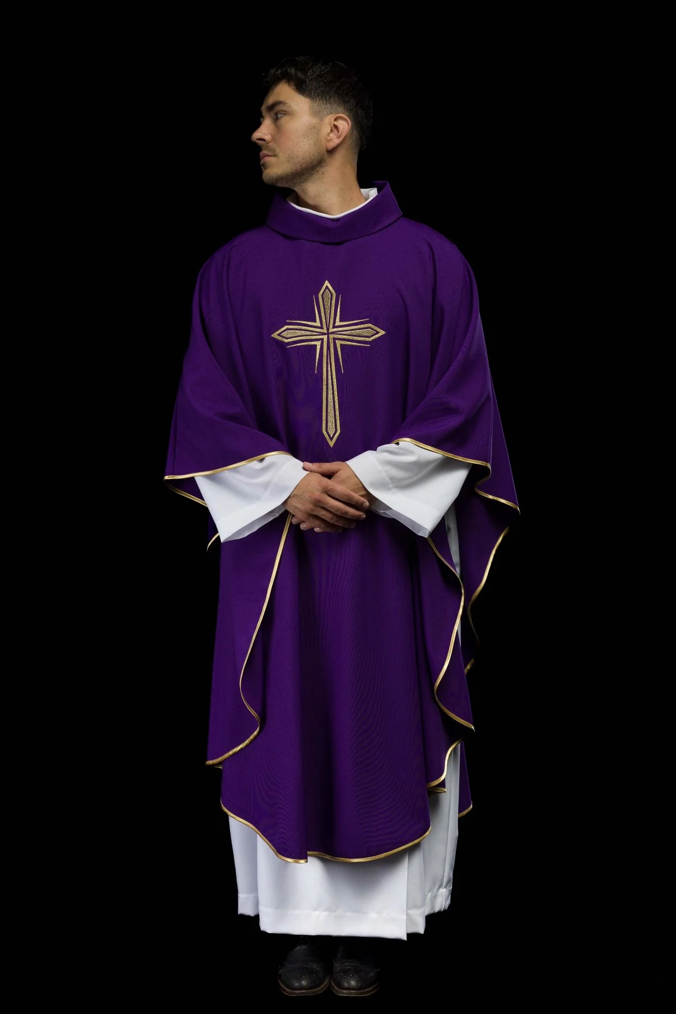 Purple chasuble with cross embroidery - Image 8