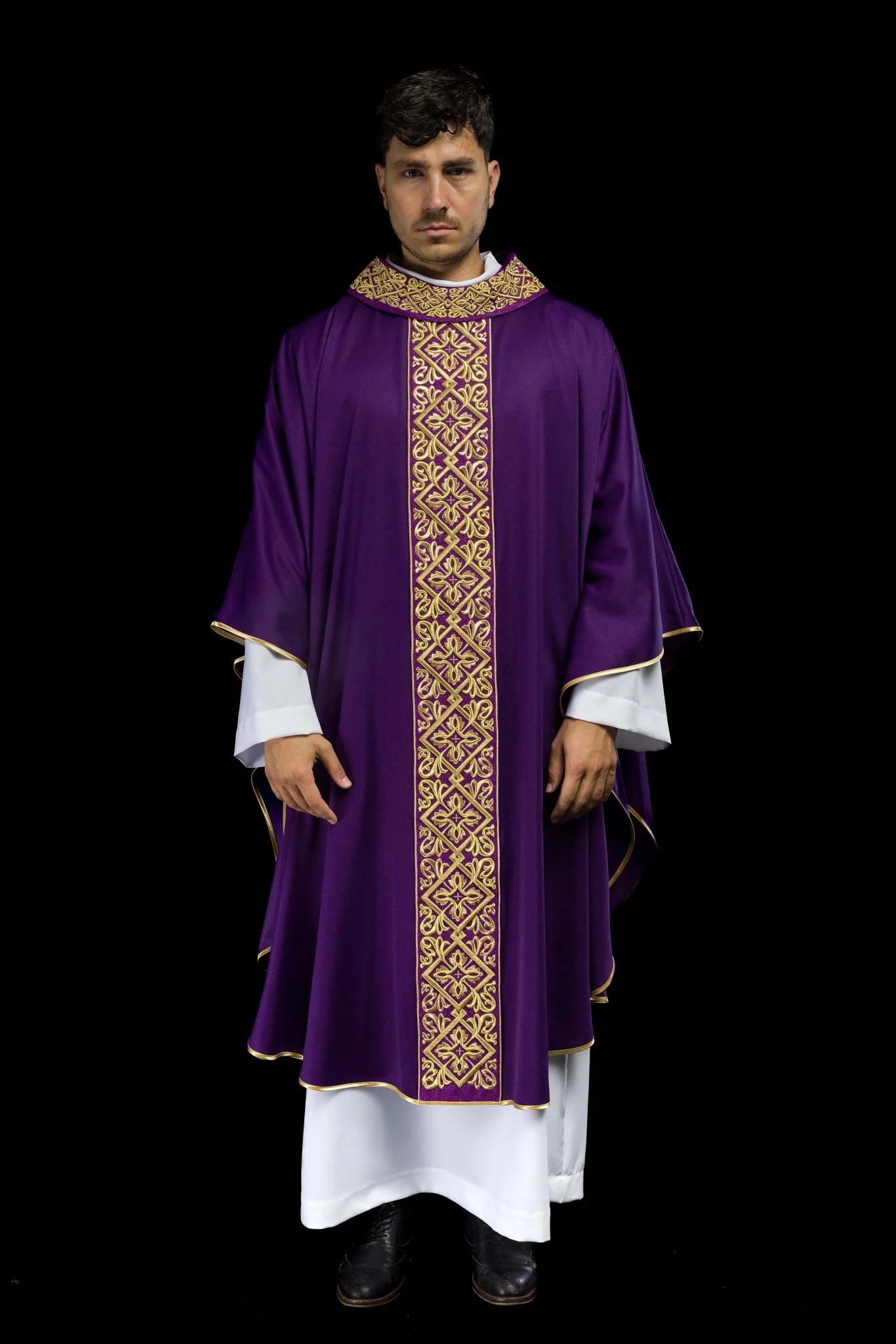 Purple chasuble with embroidered collar - Image 2