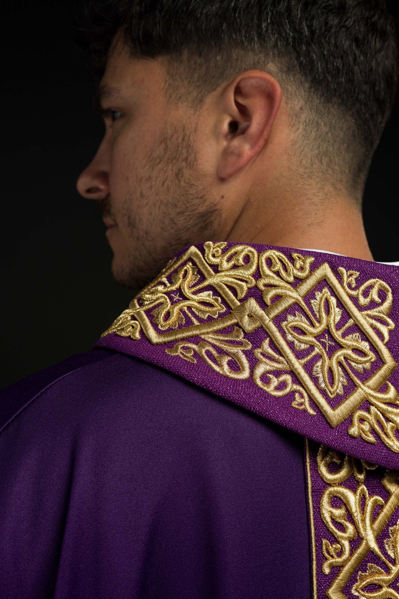 Purple chasuble with embroidered collar - Image 6