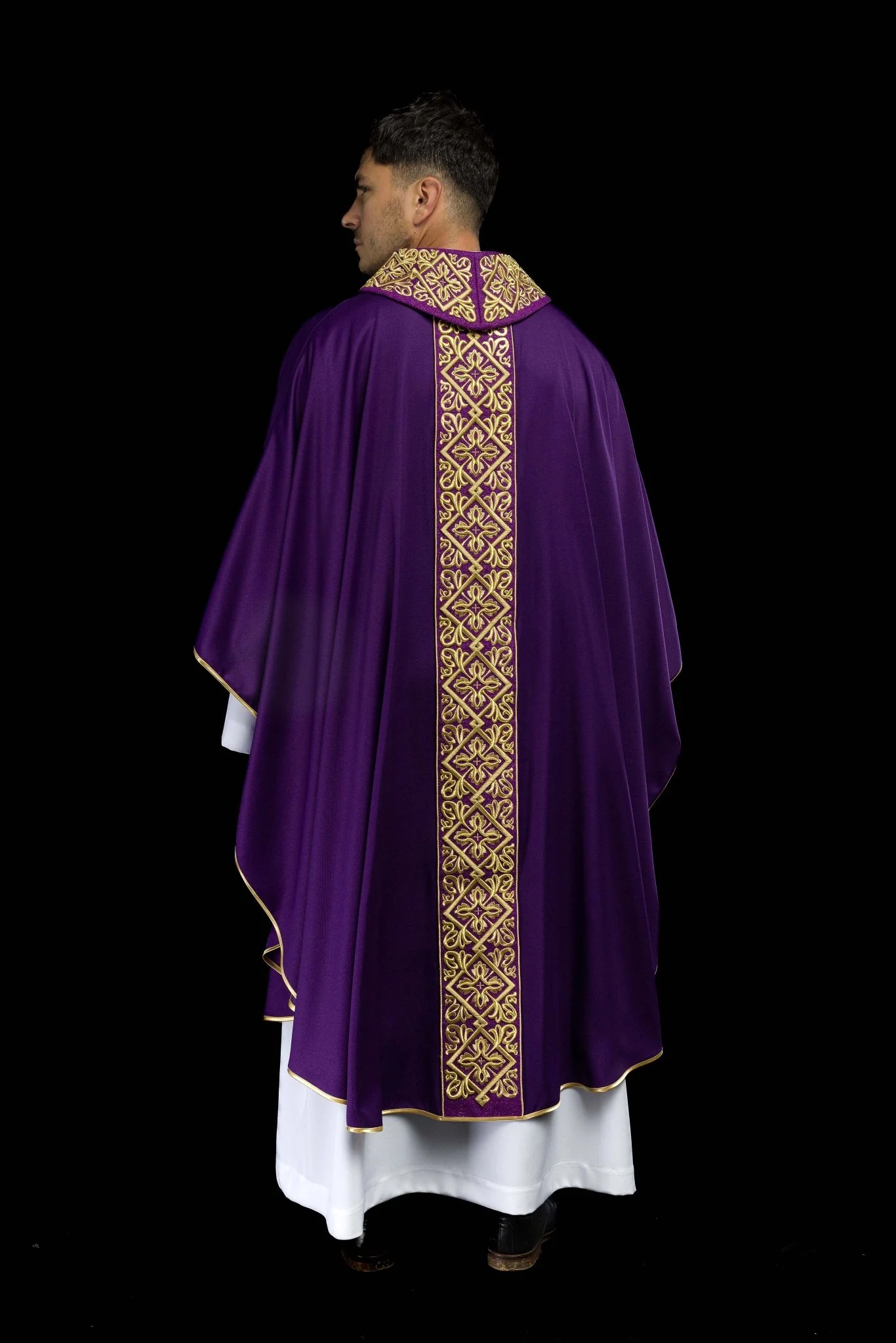 Purple chasuble with embroidered collar - Image 8