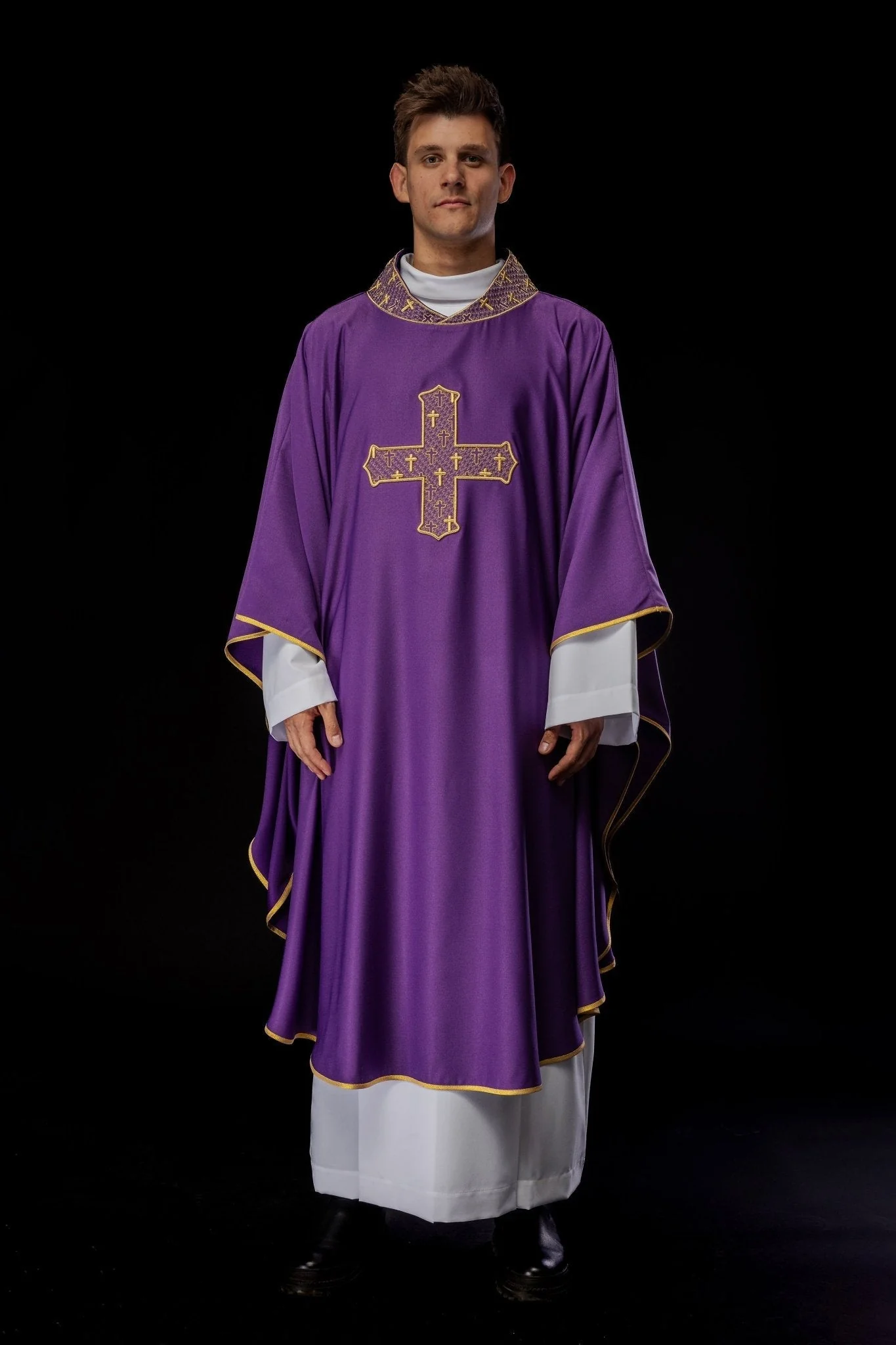 Purple chasuble with gold collar and cross embroidery - Image 2