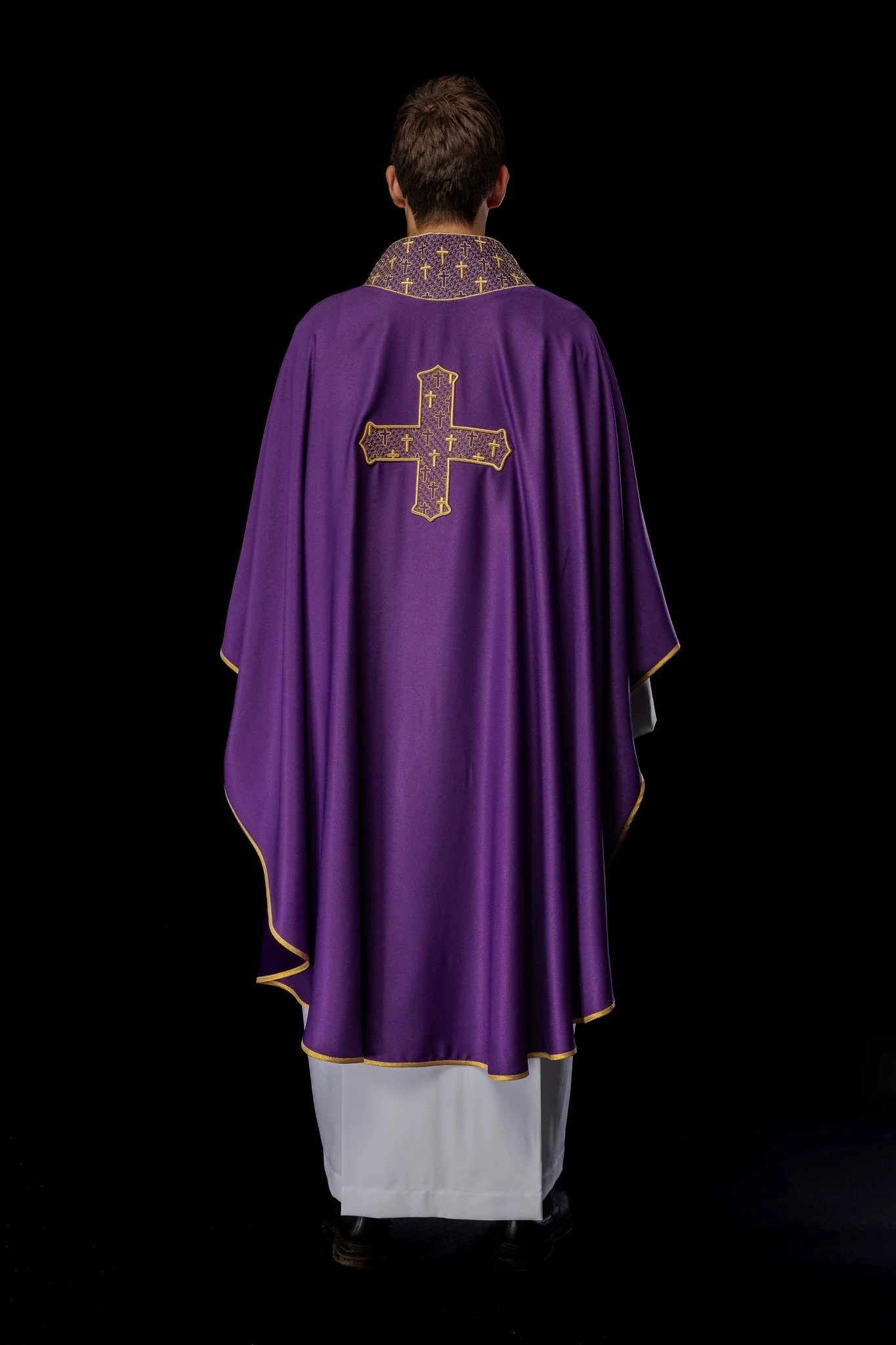 Purple chasuble with gold collar and cross embroidery - Image 7