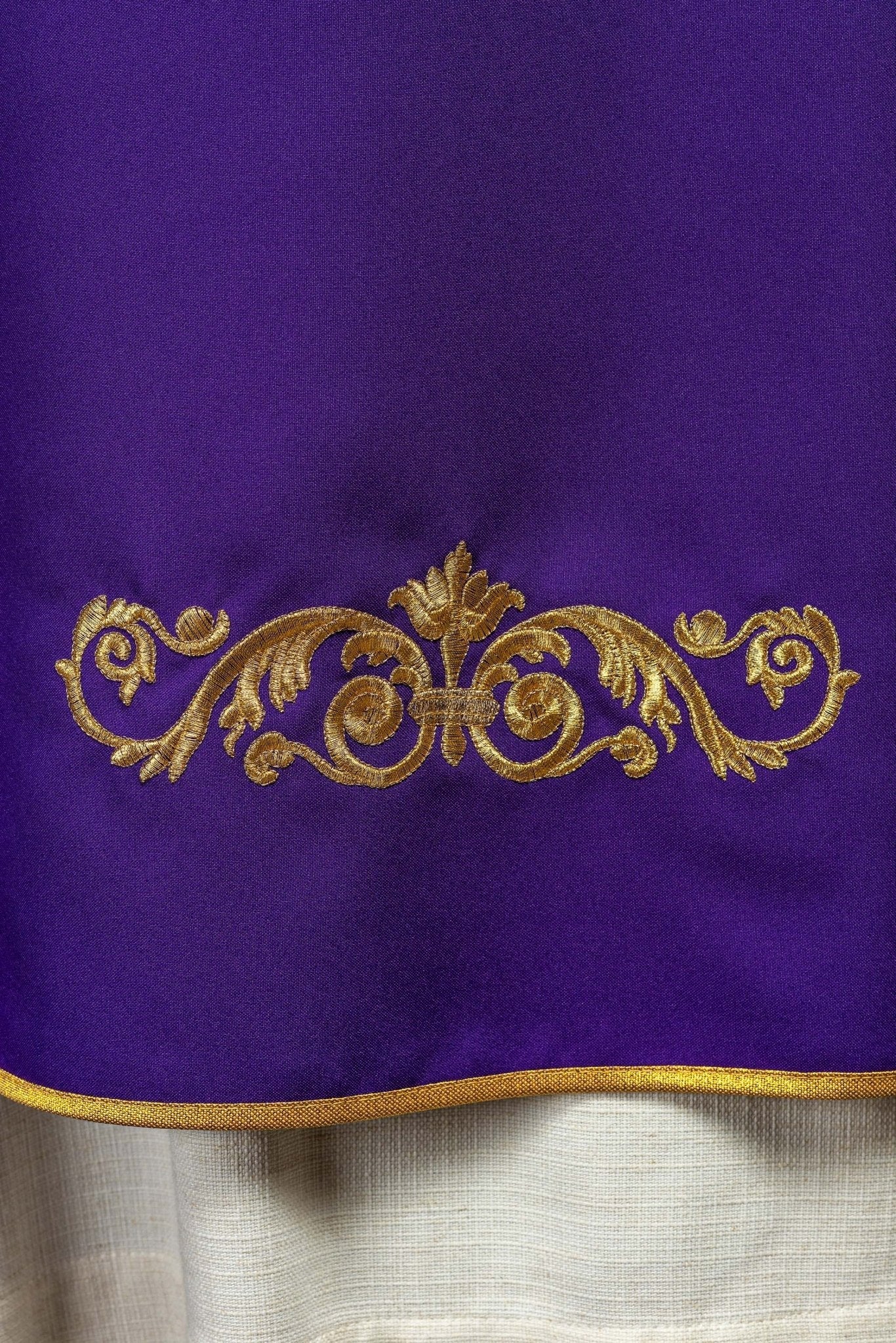 Purple chasuble with IHS embroidery - Image 7