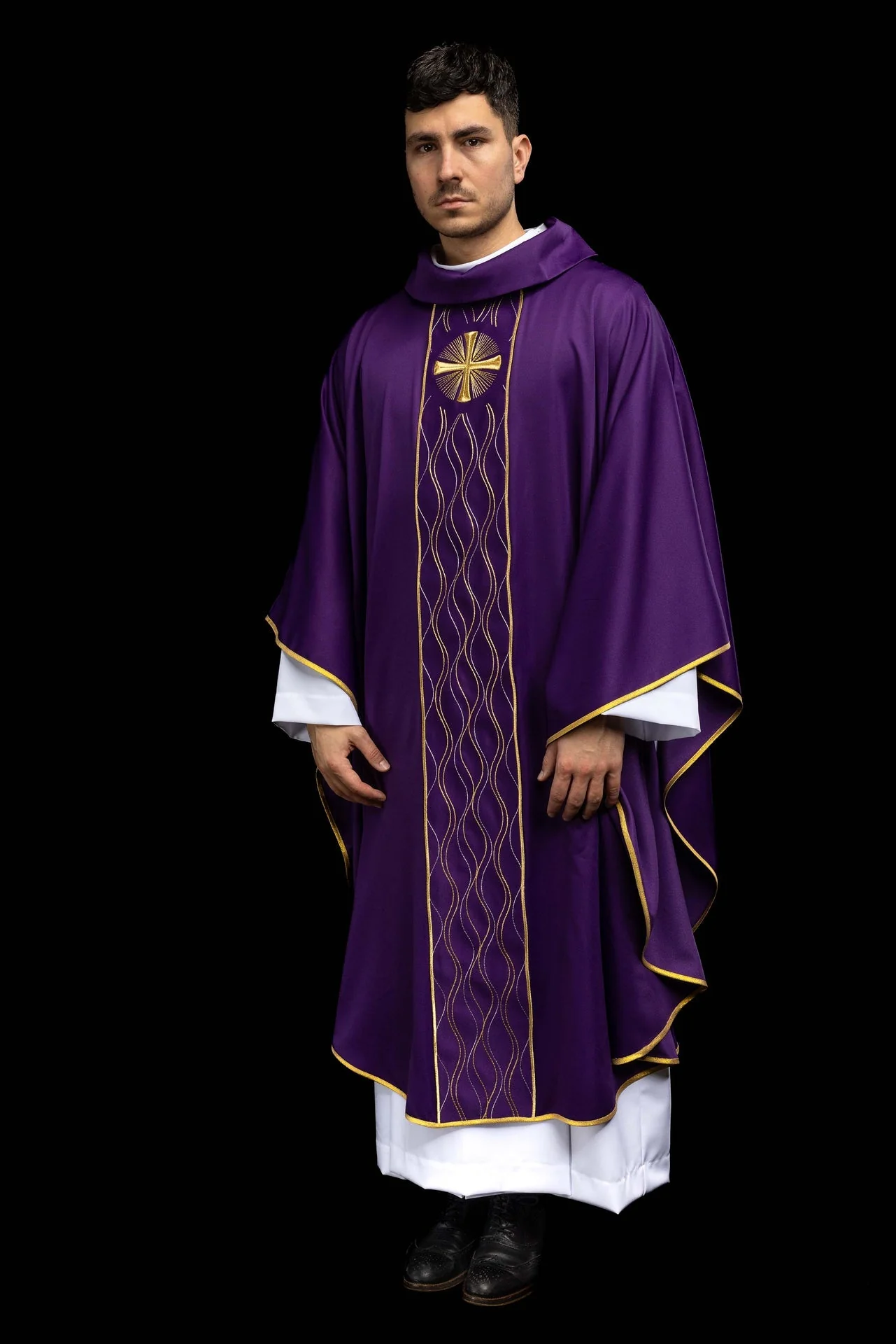 Purple cross-embroidered chasuble - Image 8