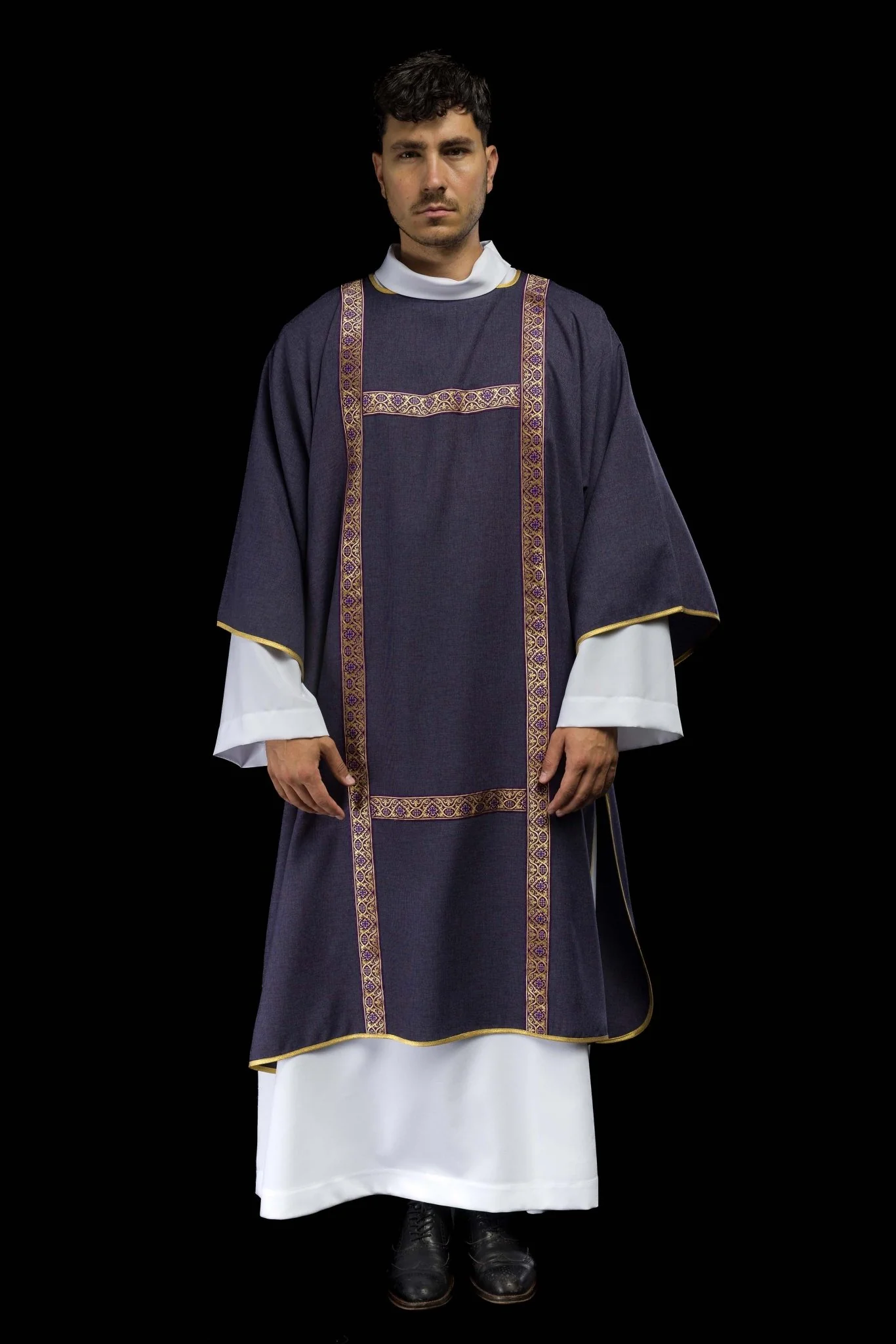 Purple dalmatic decorated with gold jacquard ribbons - Image 8