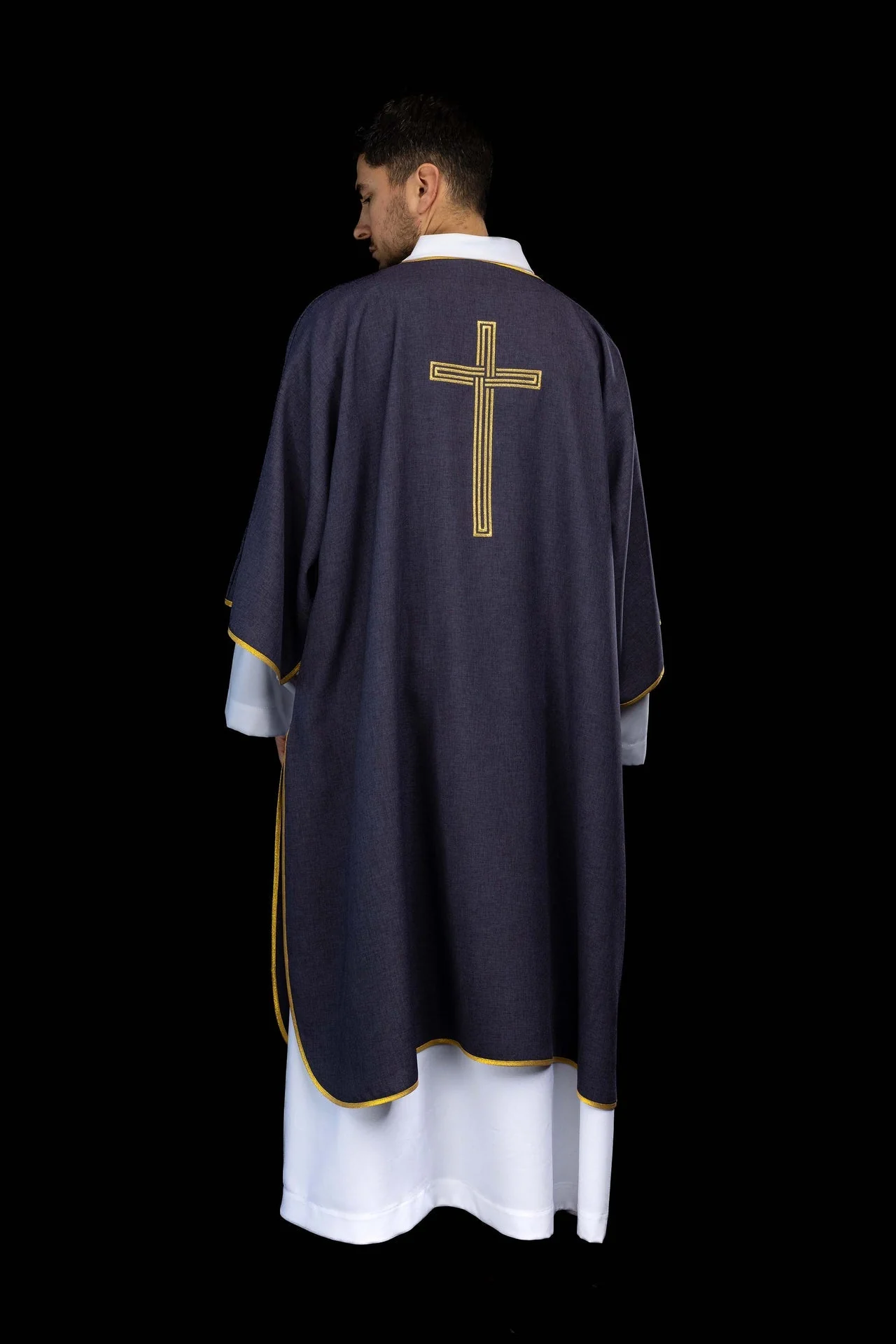 Purple dalmatic with an embroidered gold cross - Image 7