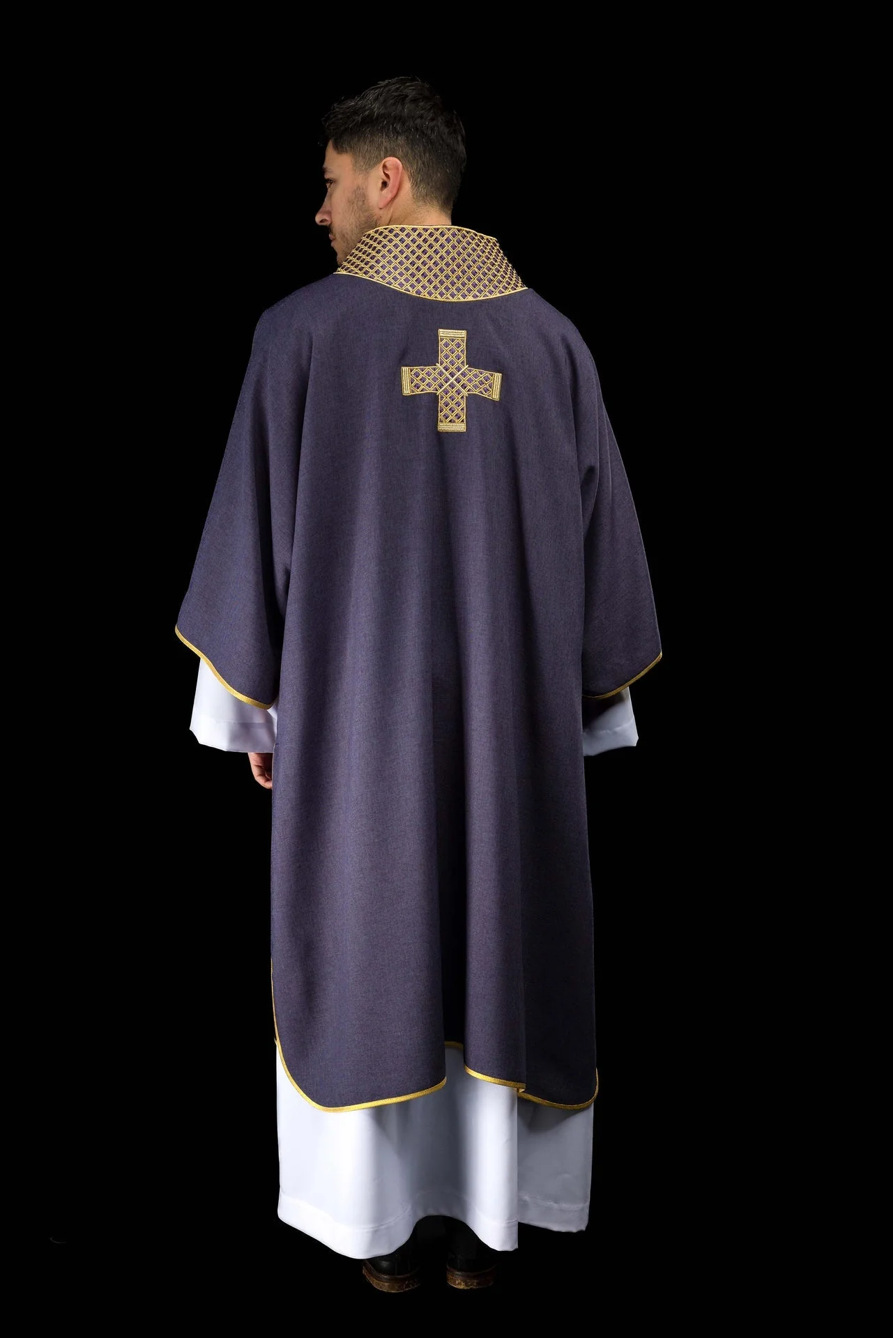 Purple dalmatic with embroidered crosses and collar - Image 8
