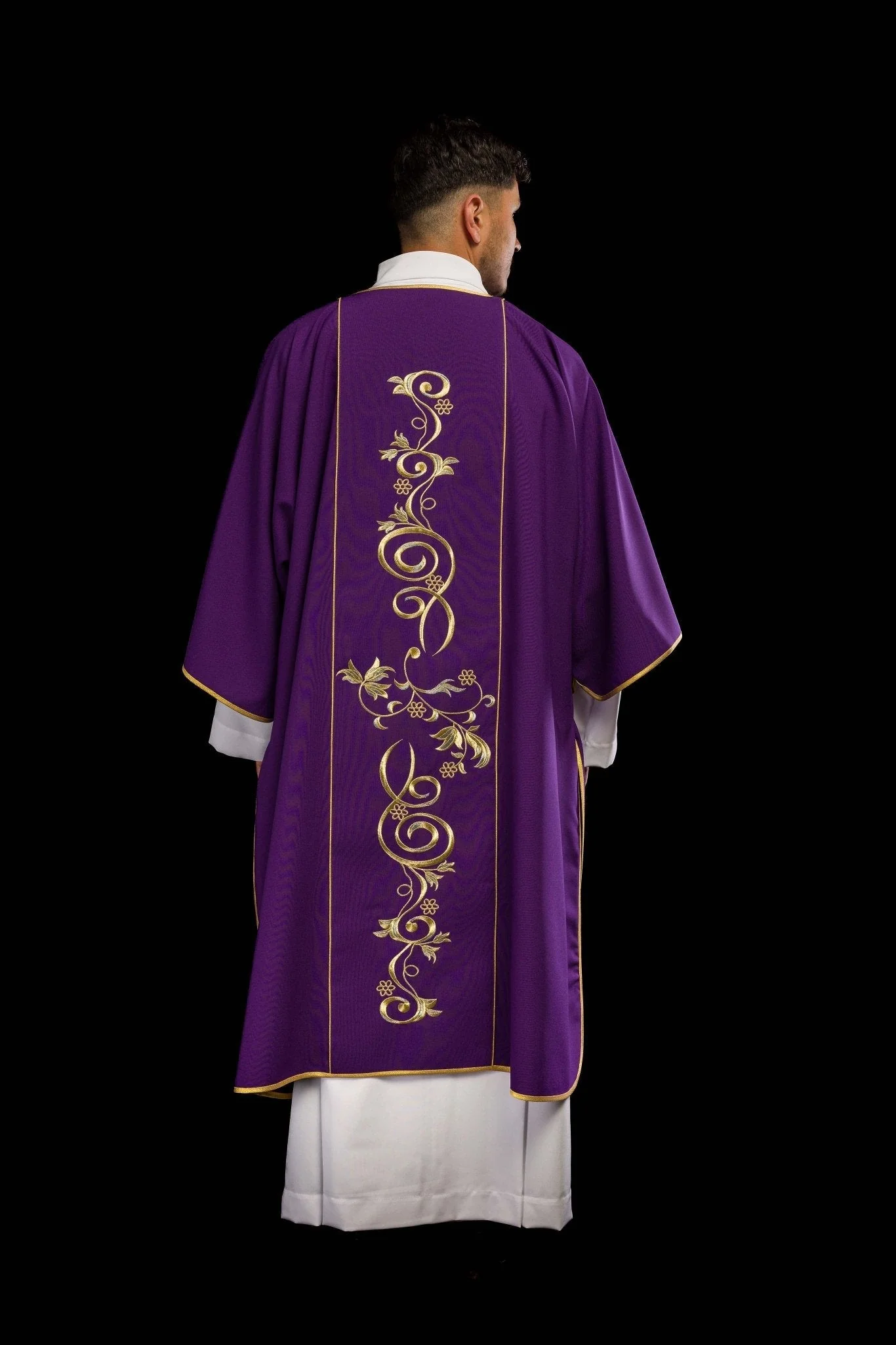 Purple dalmatic with embroidered IHS band - Image 6