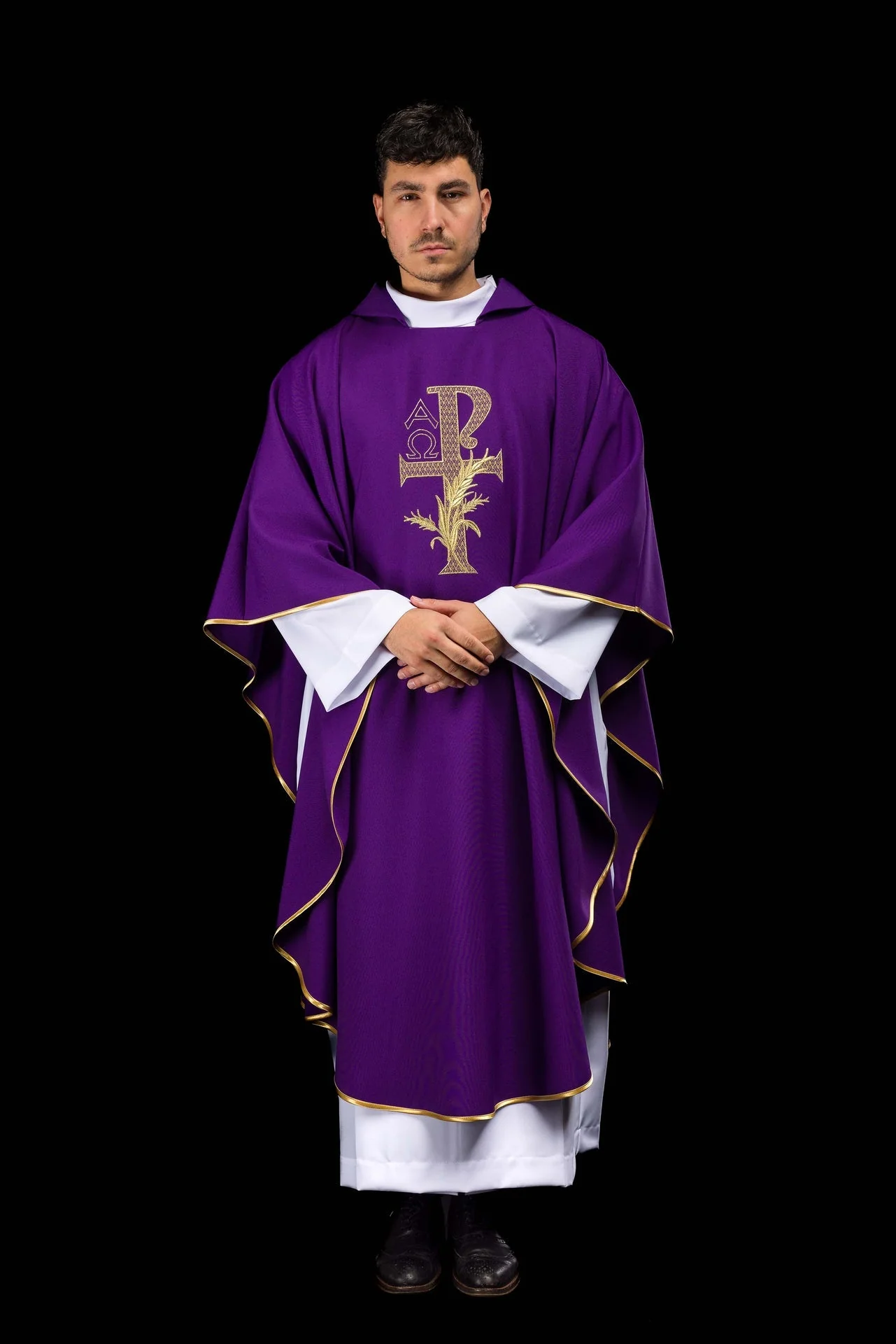 Purple embroidered chasuble with Alpha and Omega symbol and wide collar - Image 8