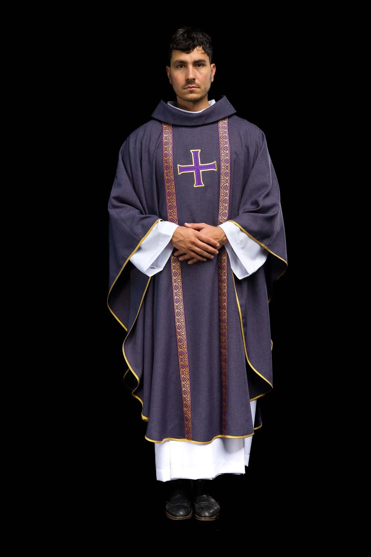 Purple liturgical chasuble with embroidered cross and jacquard bands - Image 8