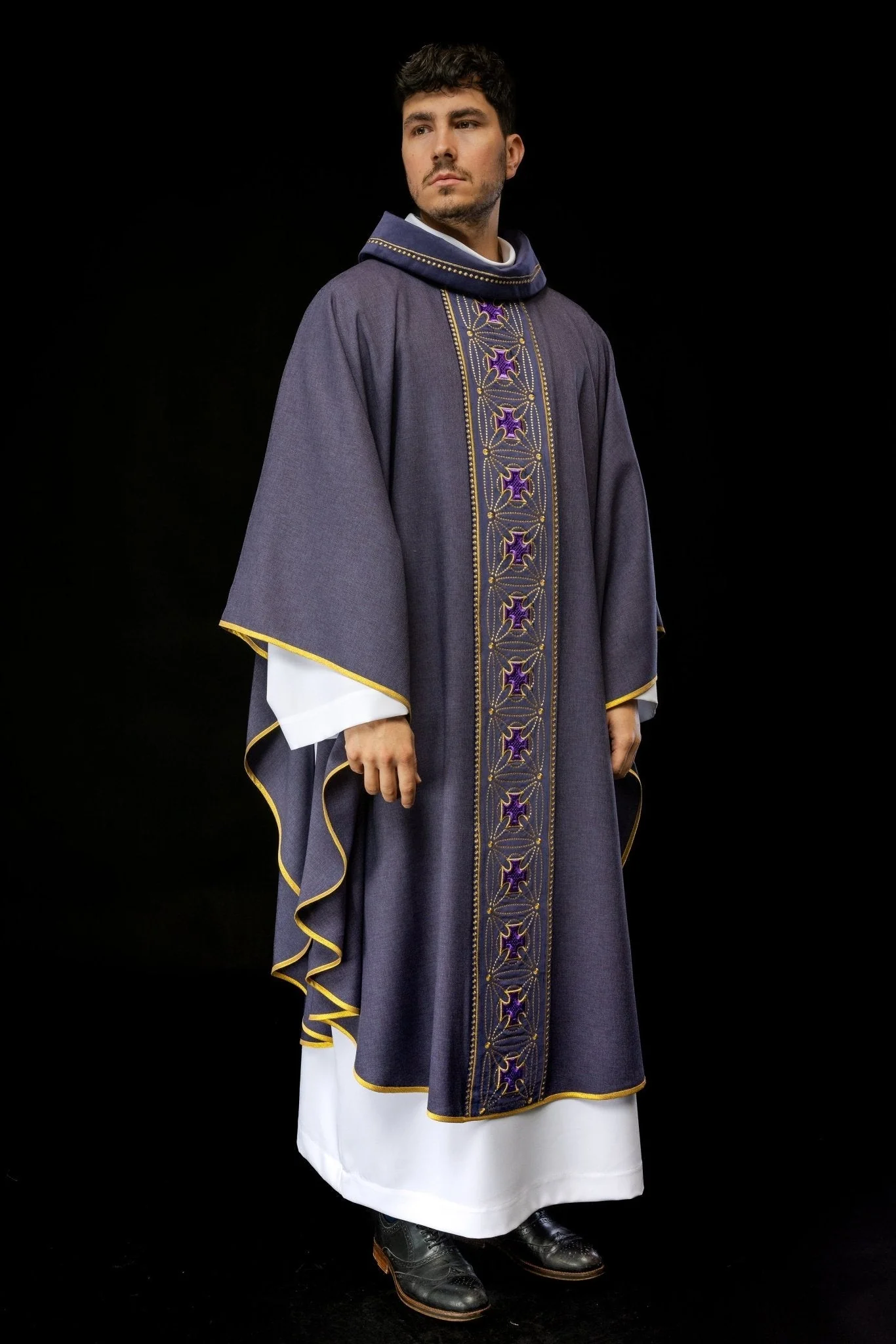 Purple priest chasuble made of natural texture with embroidered collar - Image 2
