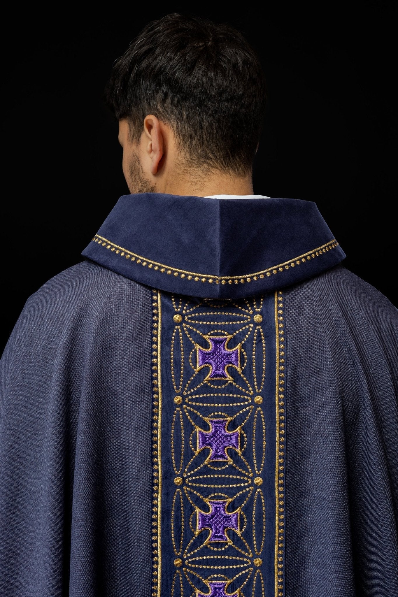 Purple priest chasuble made of natural texture with embroidered collar - Image 8