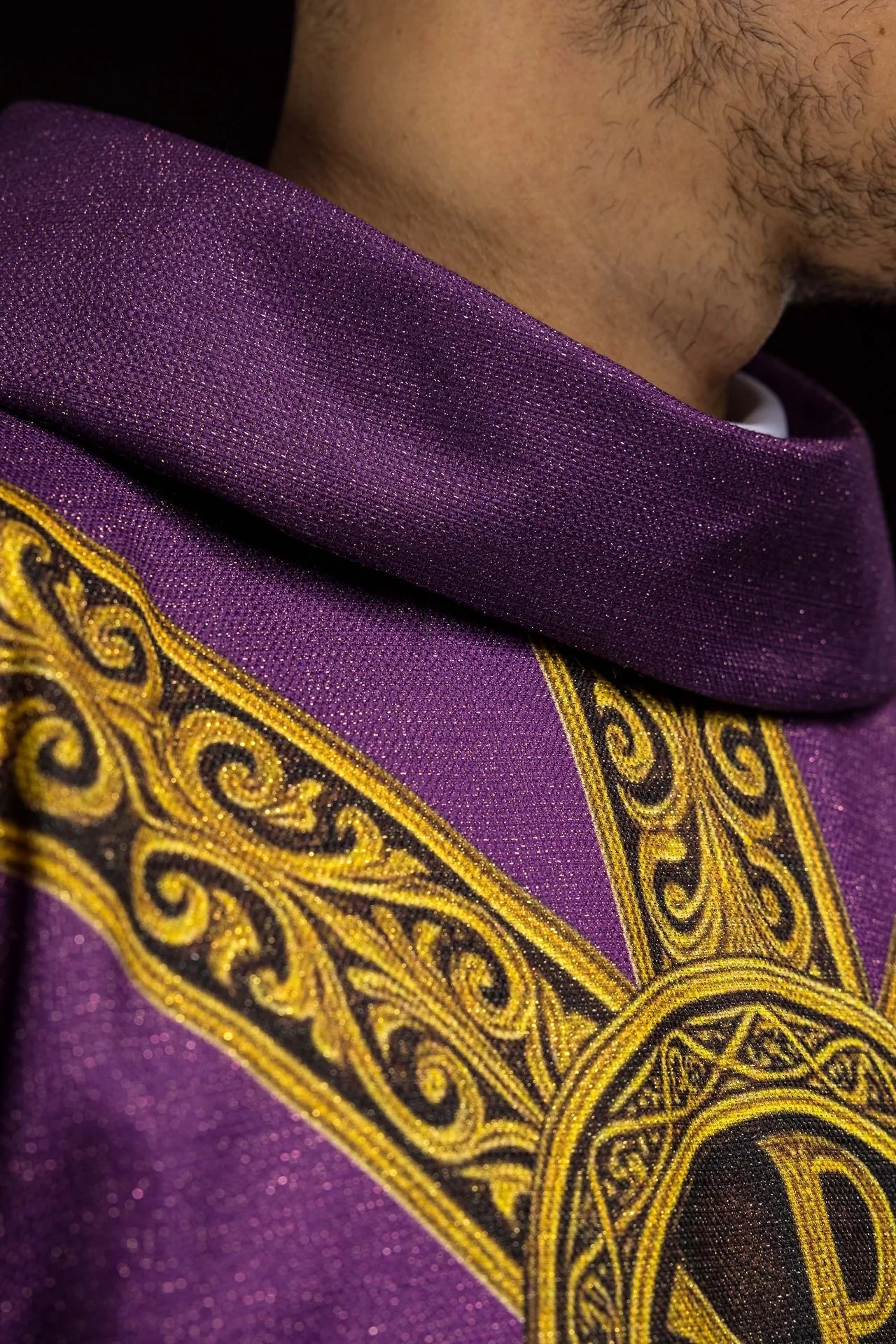 Purple printed Pax chasuble with rich gold ornamentation - Image 5