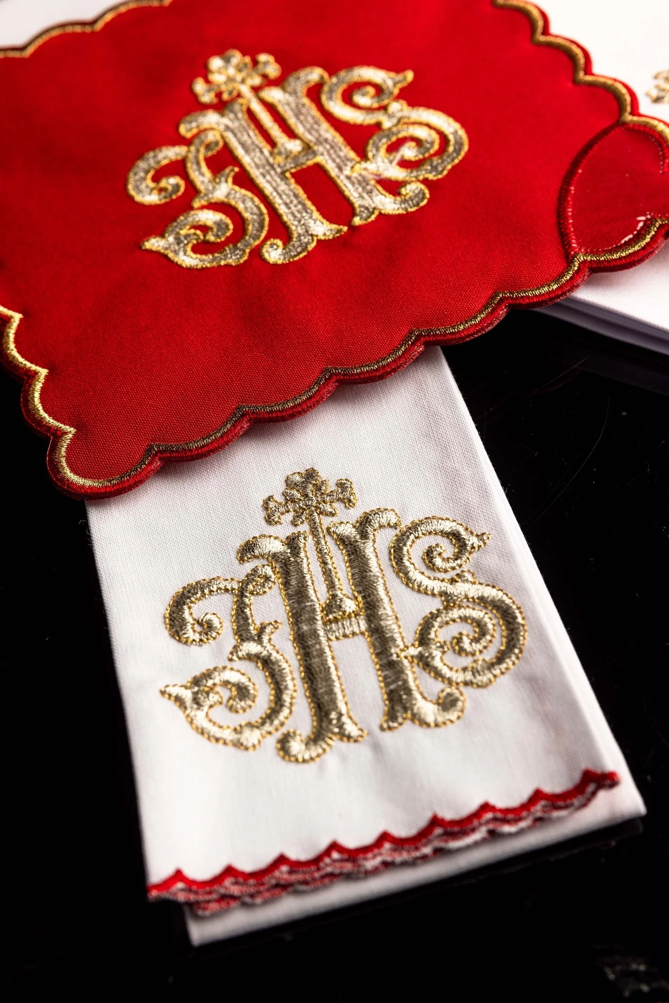Red Chalice Linen set with IHS motif - Image 5
