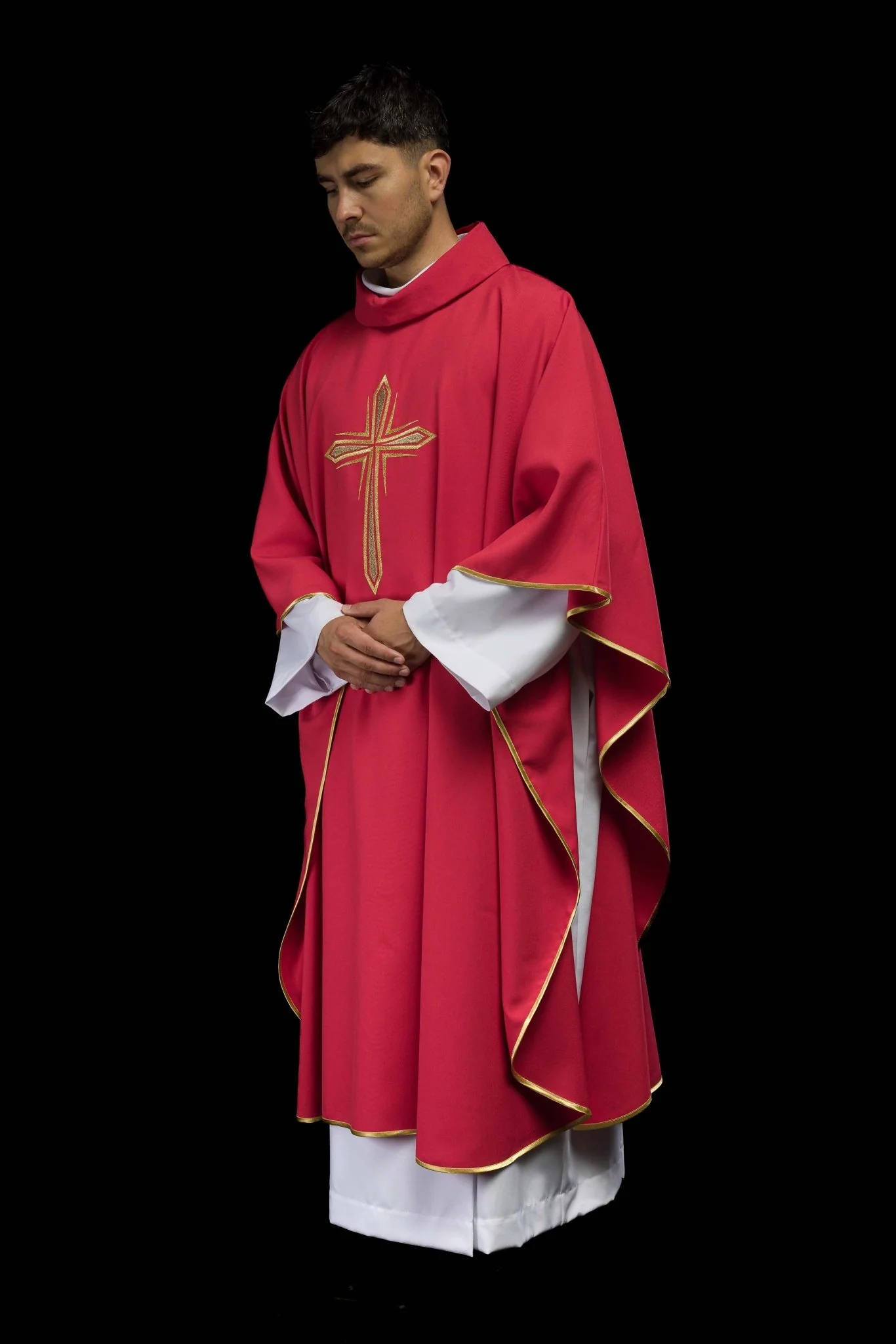 Red chasuble embroidered with cross pattern - Image 8