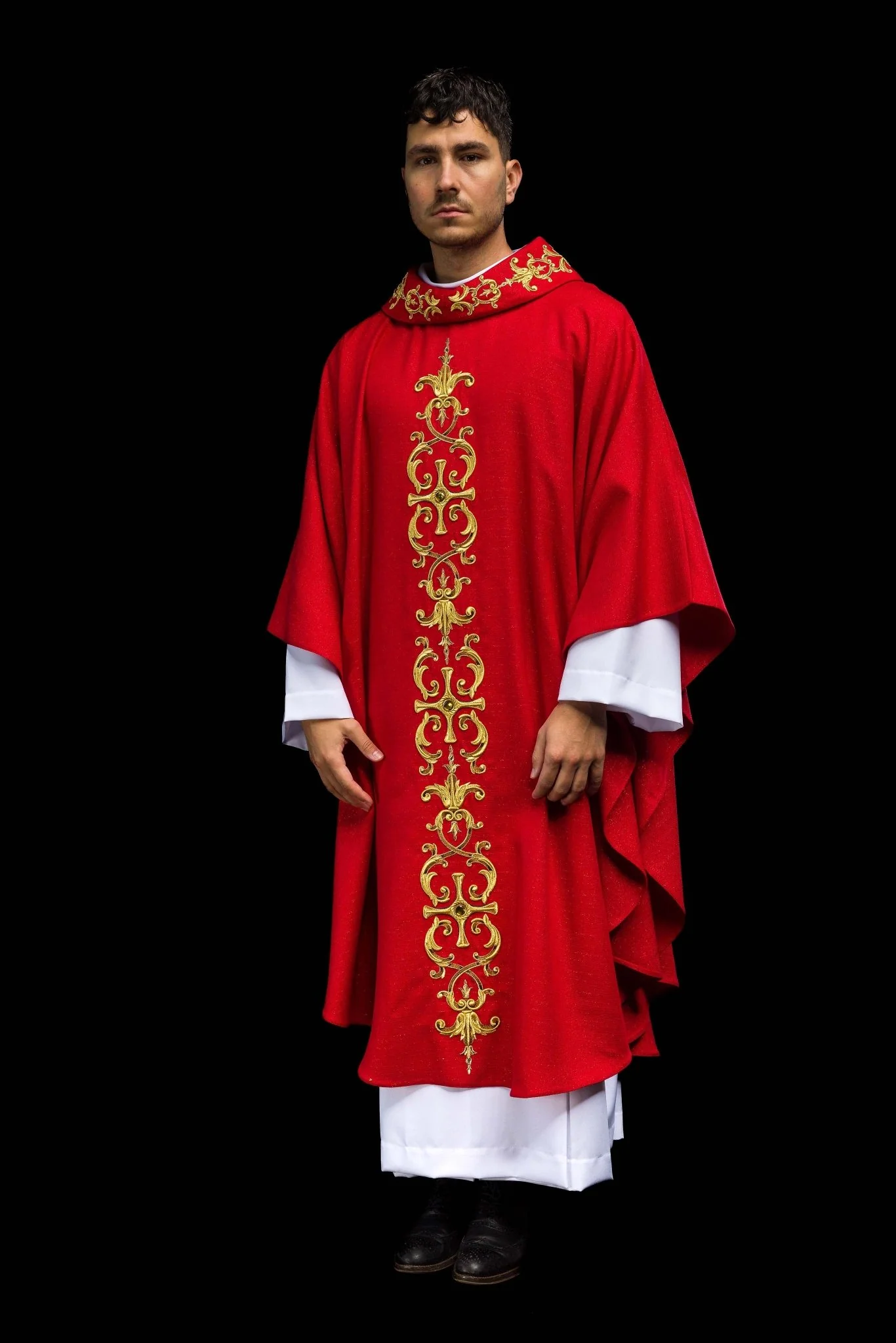 Red chasuble richly embroidered with gemstones - Image 2