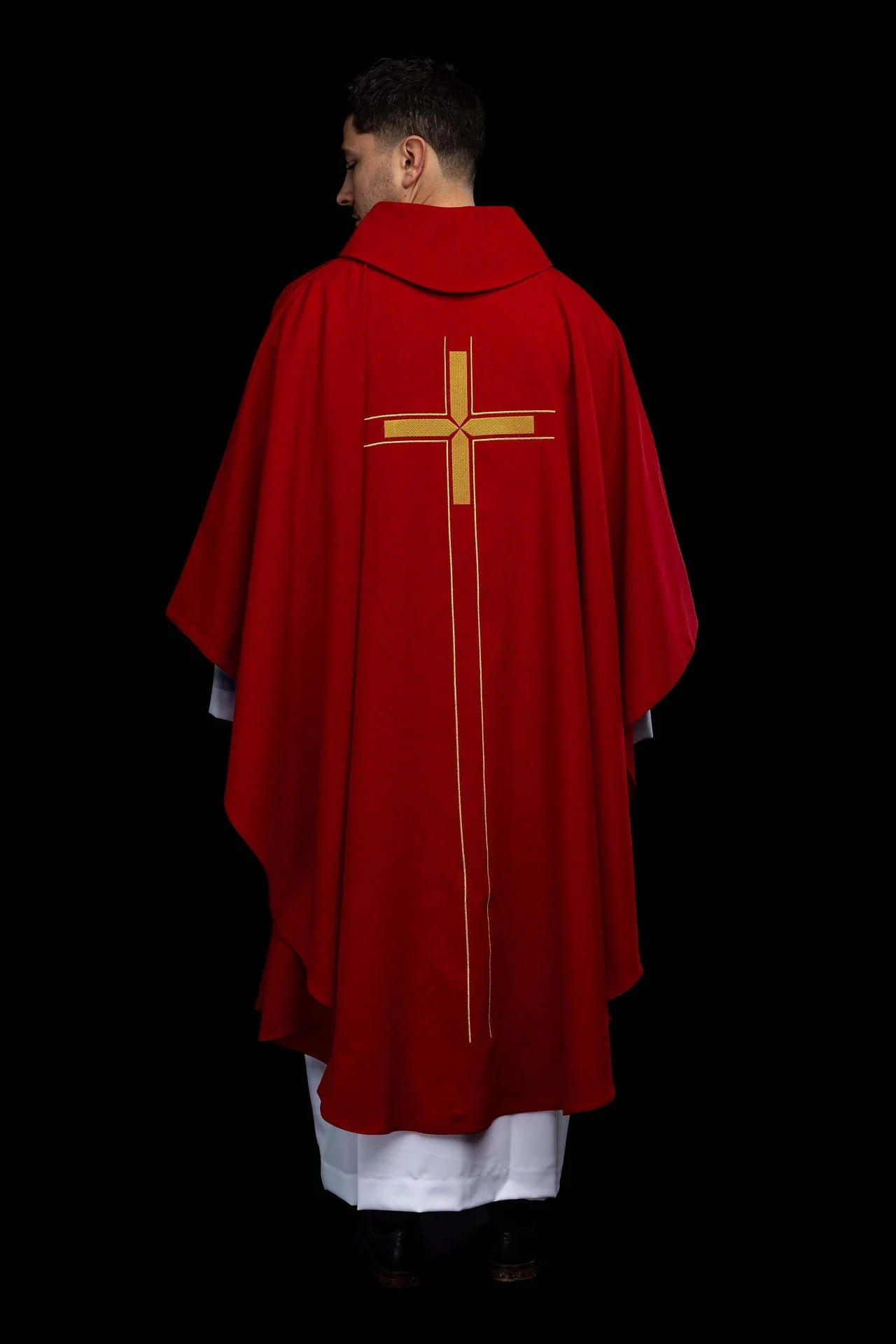 Red chasuble with an embroidered cross motif - Image 7