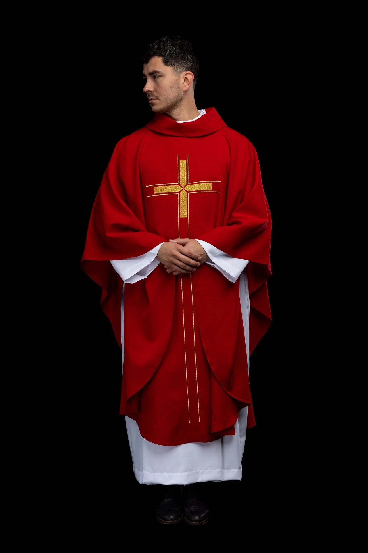Red chasuble with an embroidered cross motif - Image 8
