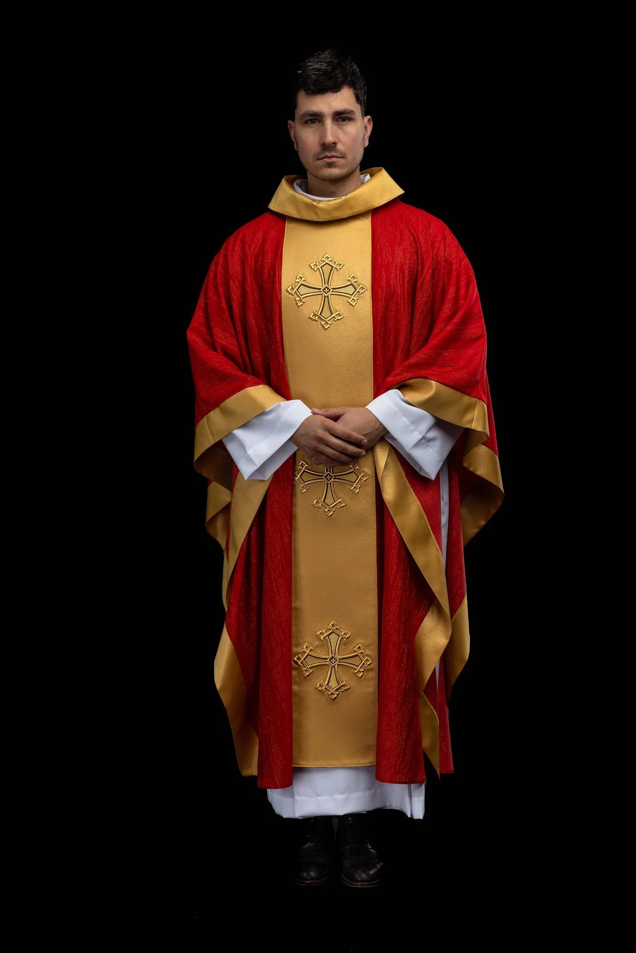 Red chasuble with an embroidered cross motif and a decorative fabric orphrey panel - Image 2