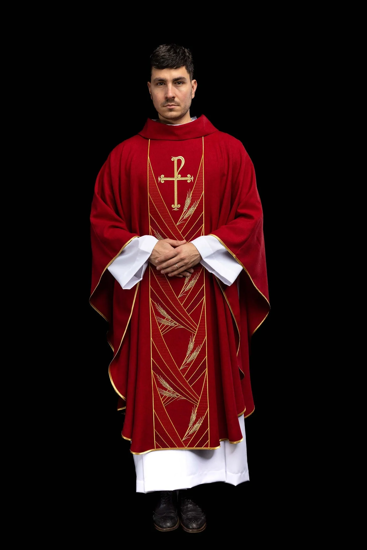 Red chasuble with an embroidered Pax band - Image 9