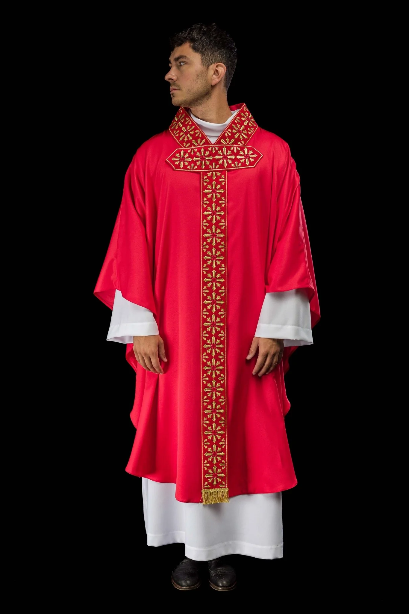 Red chasuble with cross neck and shiny embroidery - Image 2