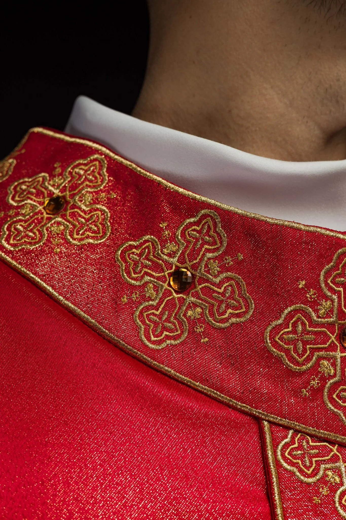 Red chasuble with decorative stones and embroidered collar - Image 5