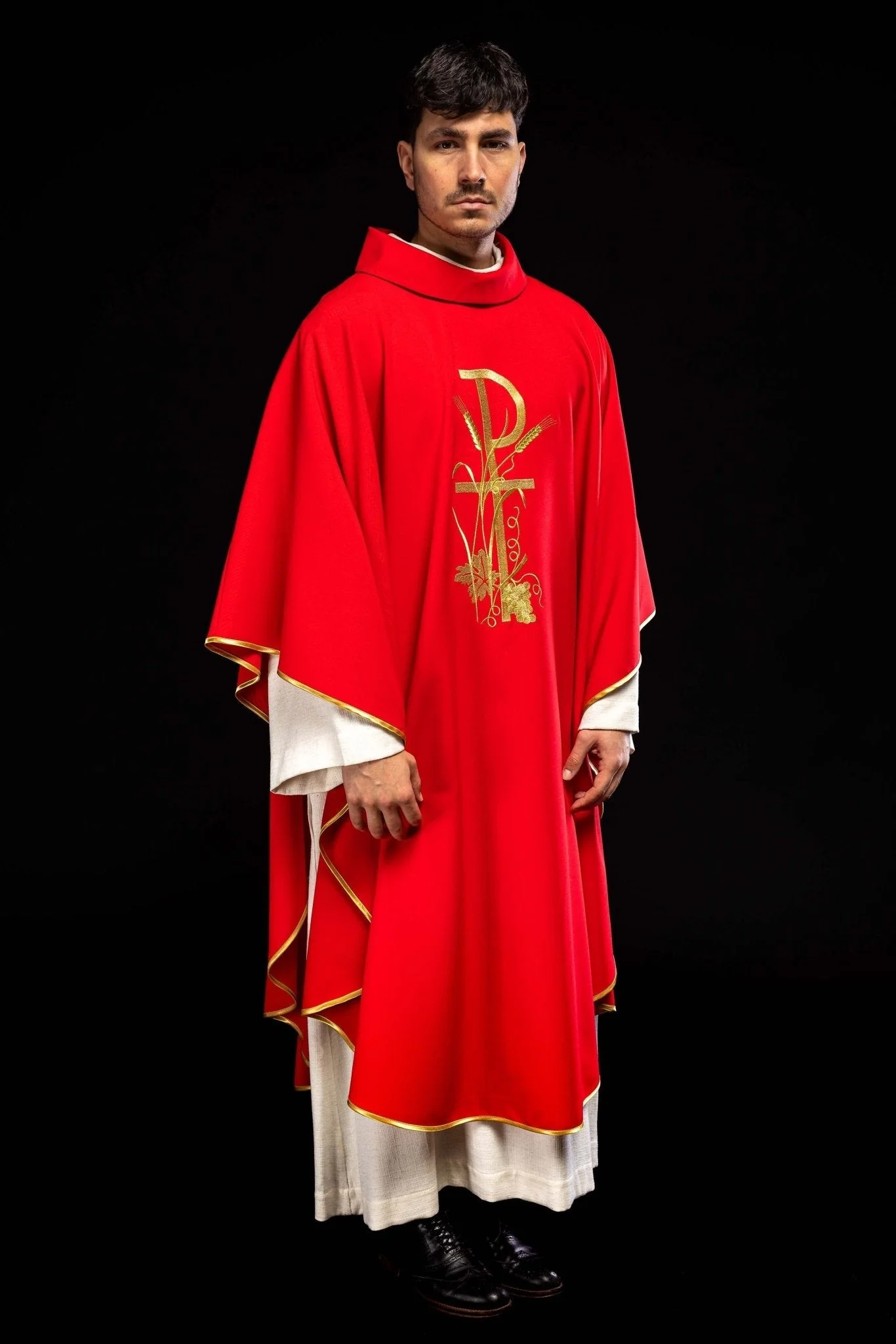 Red chasuble with golden cross embroidery - Image 8