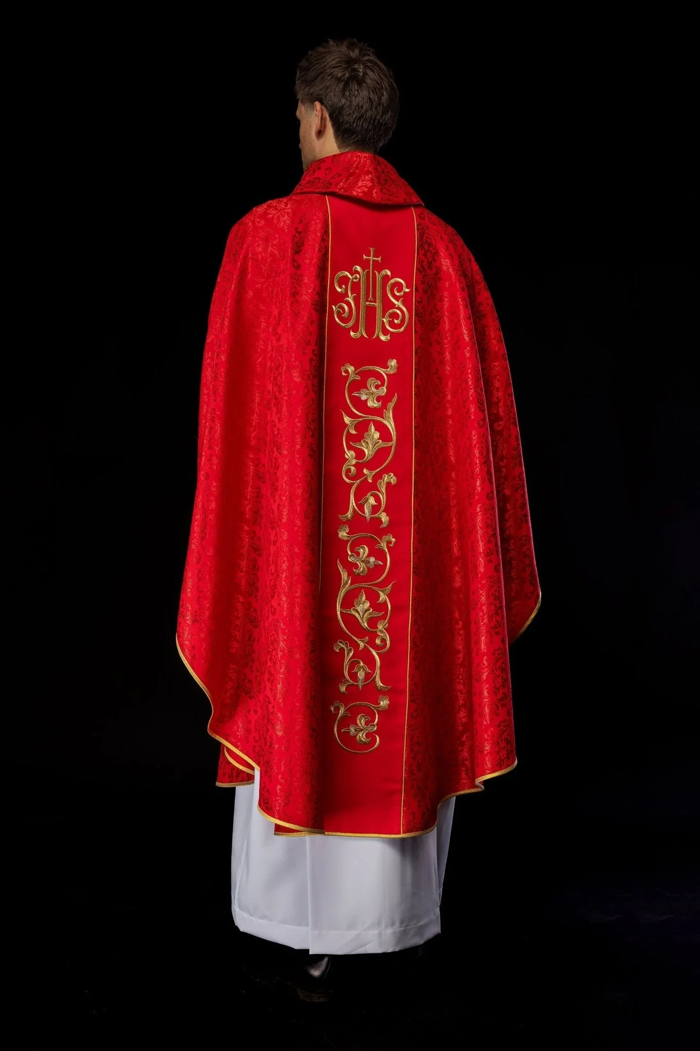 Red chasuble with JHS motif made of decorative texture - Image 6