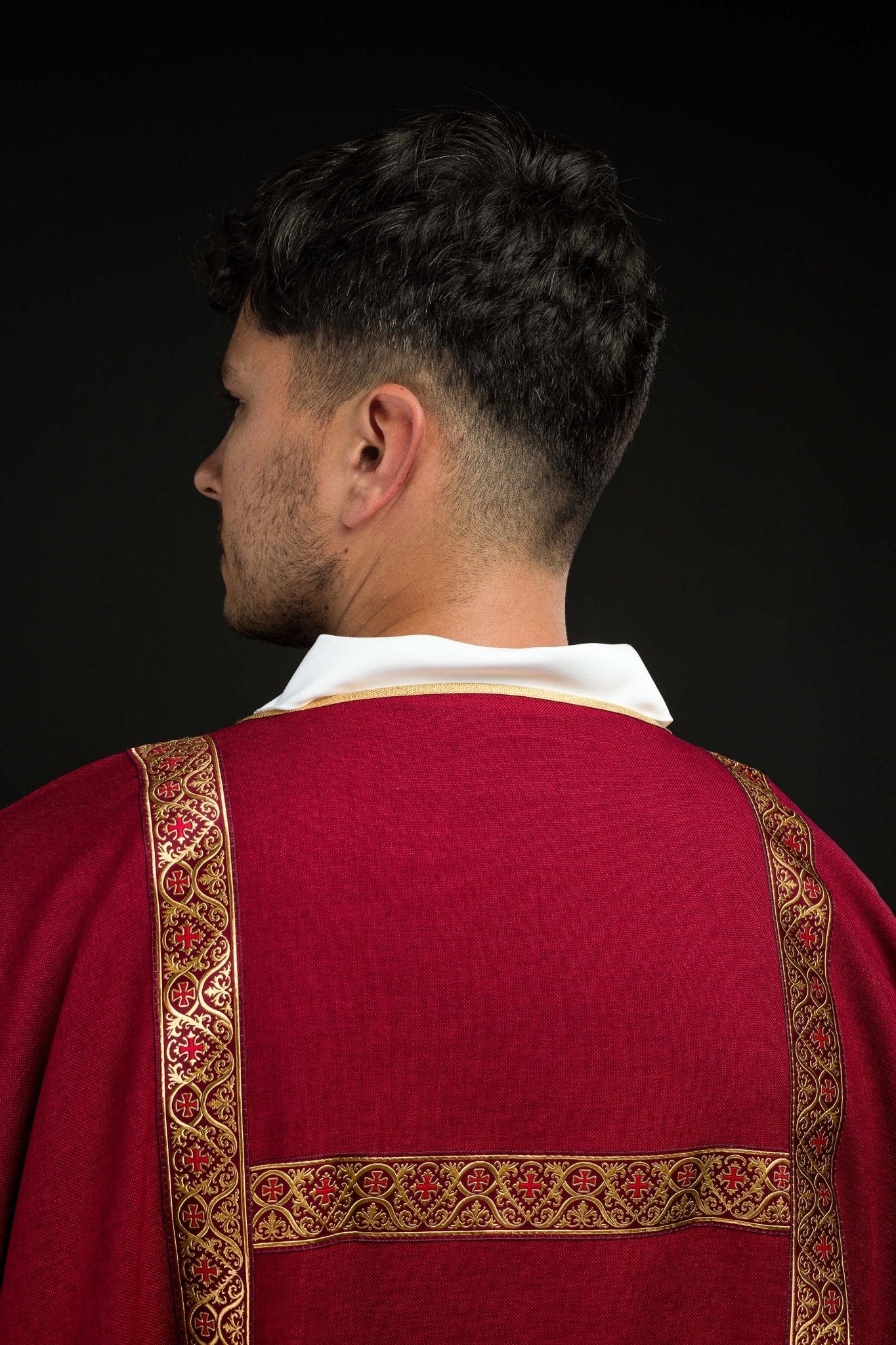 Red dalmatic decorated with gold jacquard ribbons - Image 6