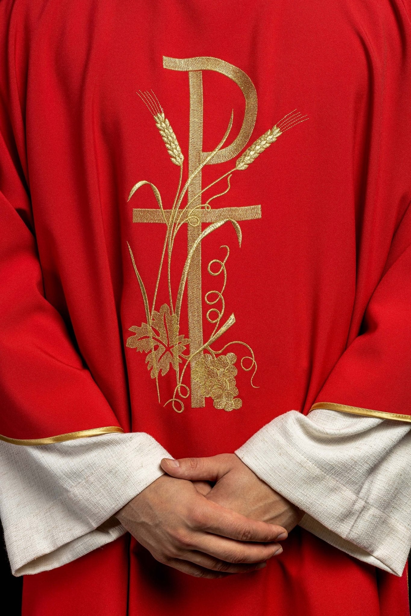 Red dalmatic with golden embroidery of the Pax cross - Image 3