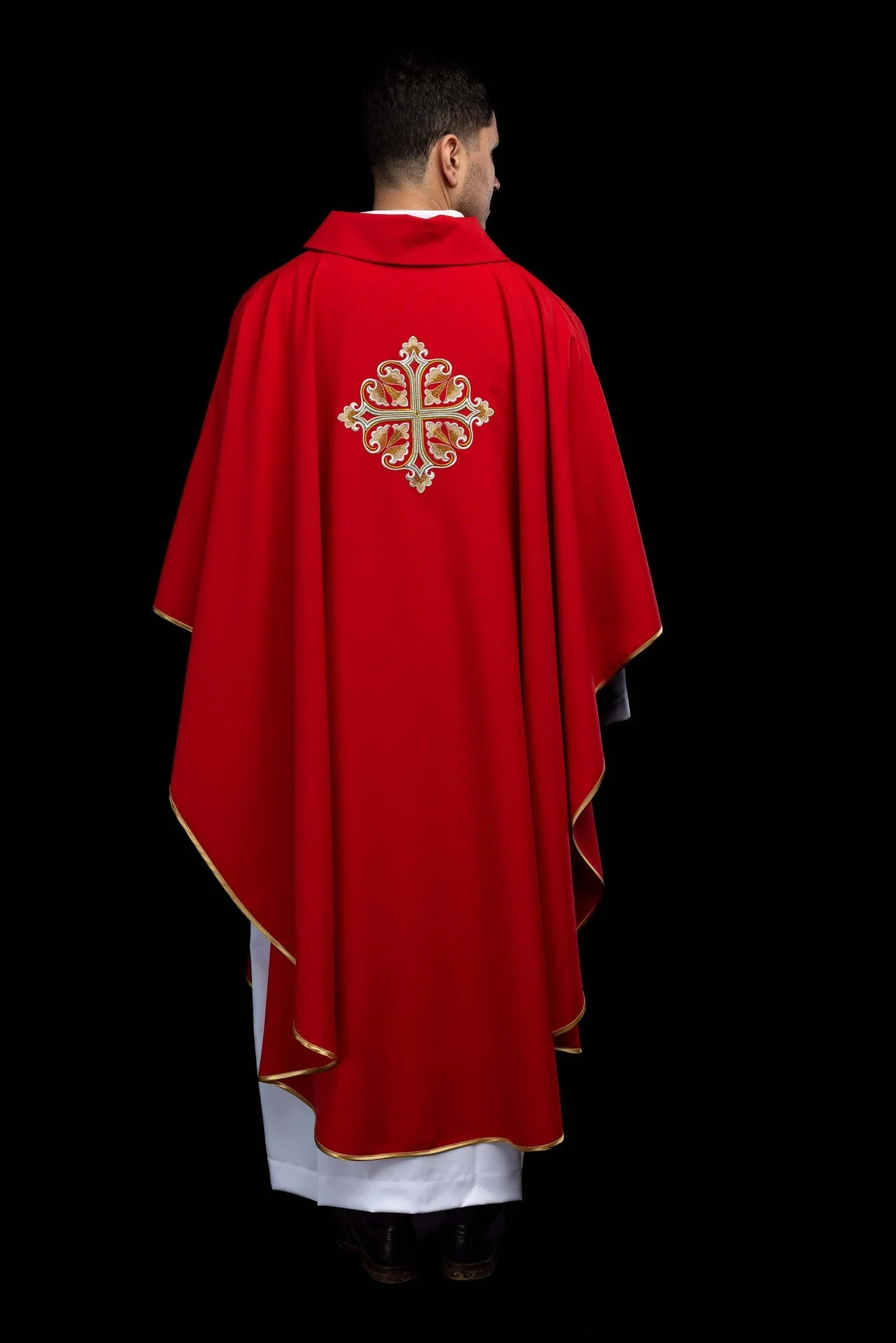 Red embroidered chasuble with an ornate cross and a wide collar - Image 7