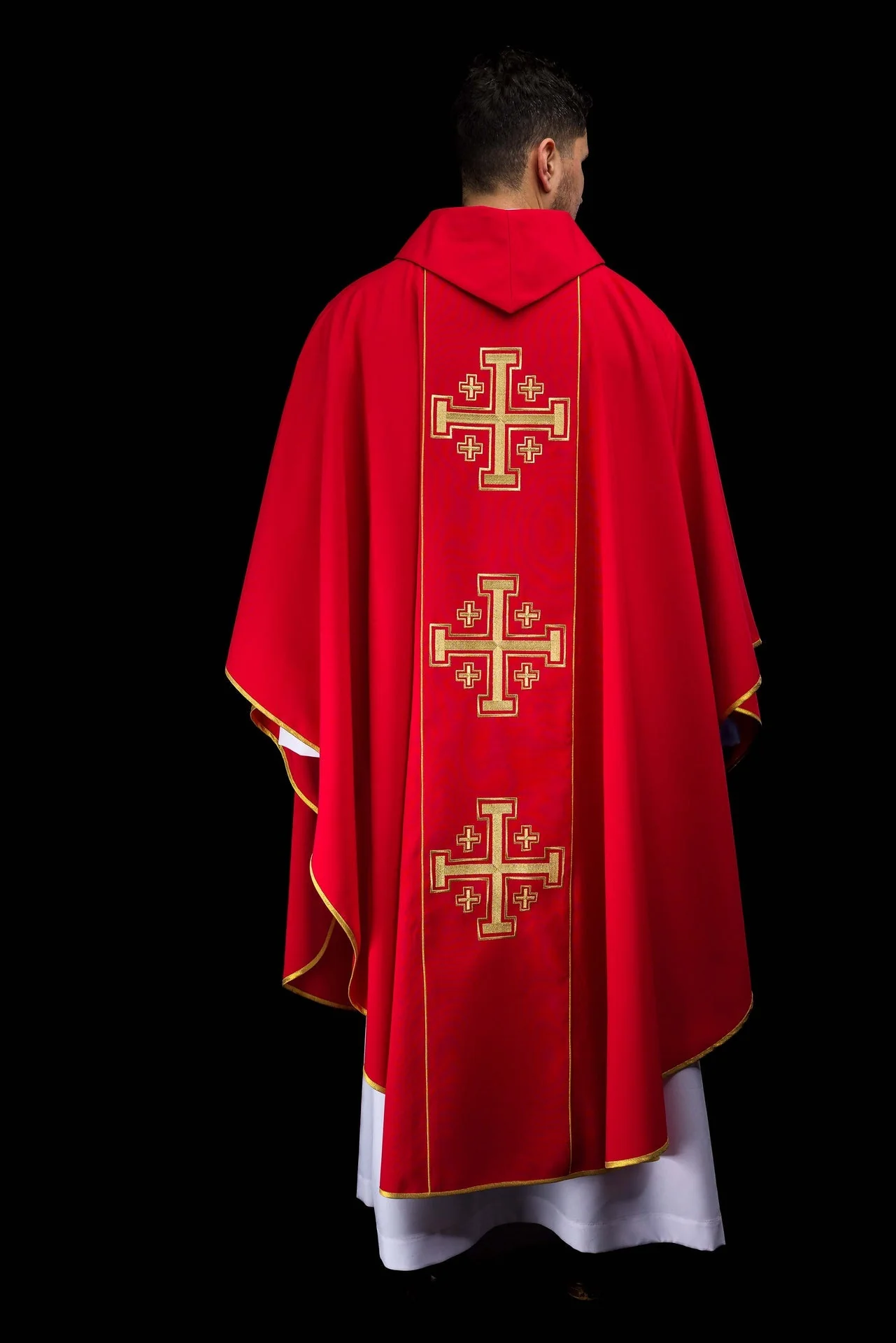 Red embroidered chasuble with band and Jerusalem crosses - Image 7
