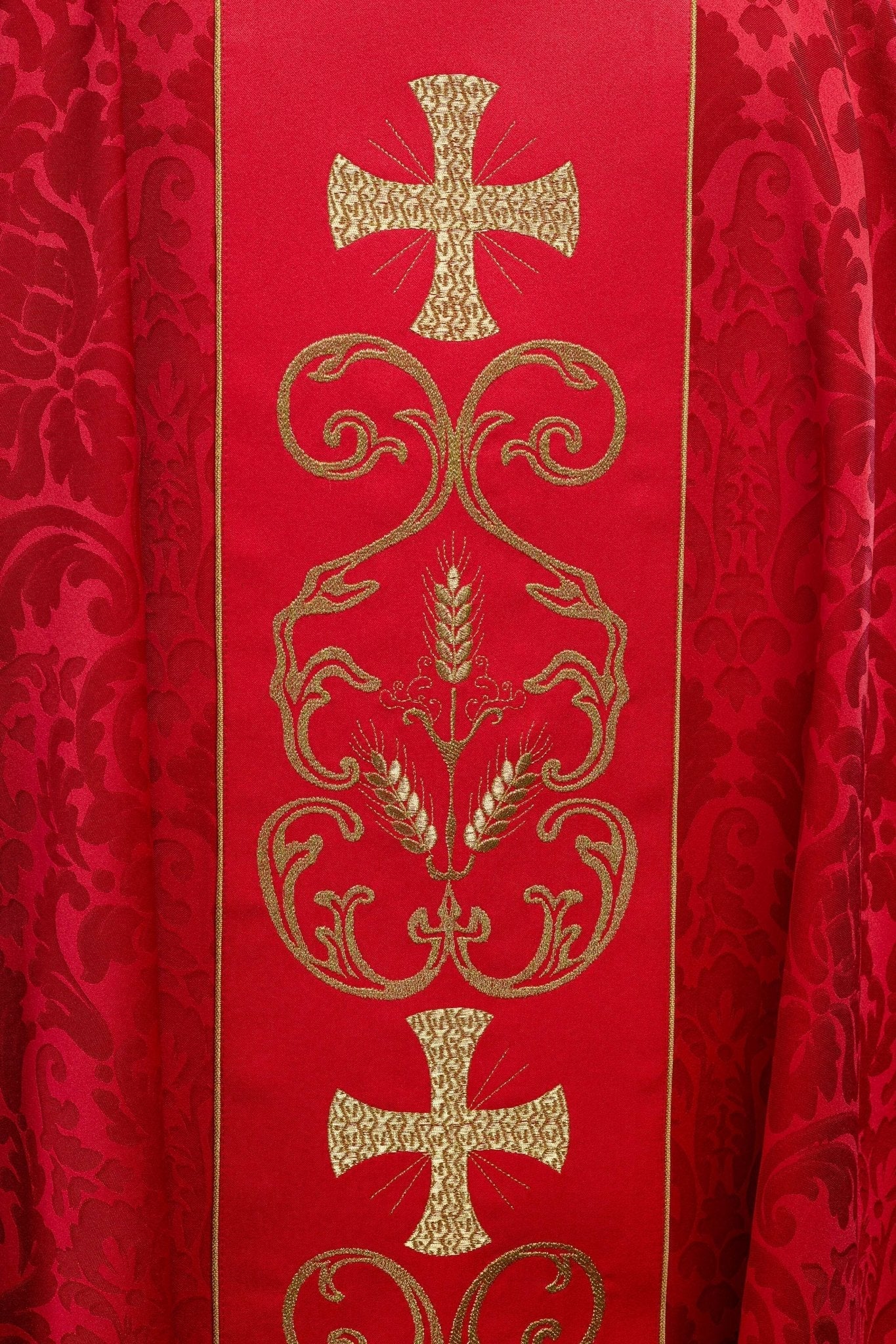 Red liturgical chasuble decorated with an embroidered belt - Image 4
