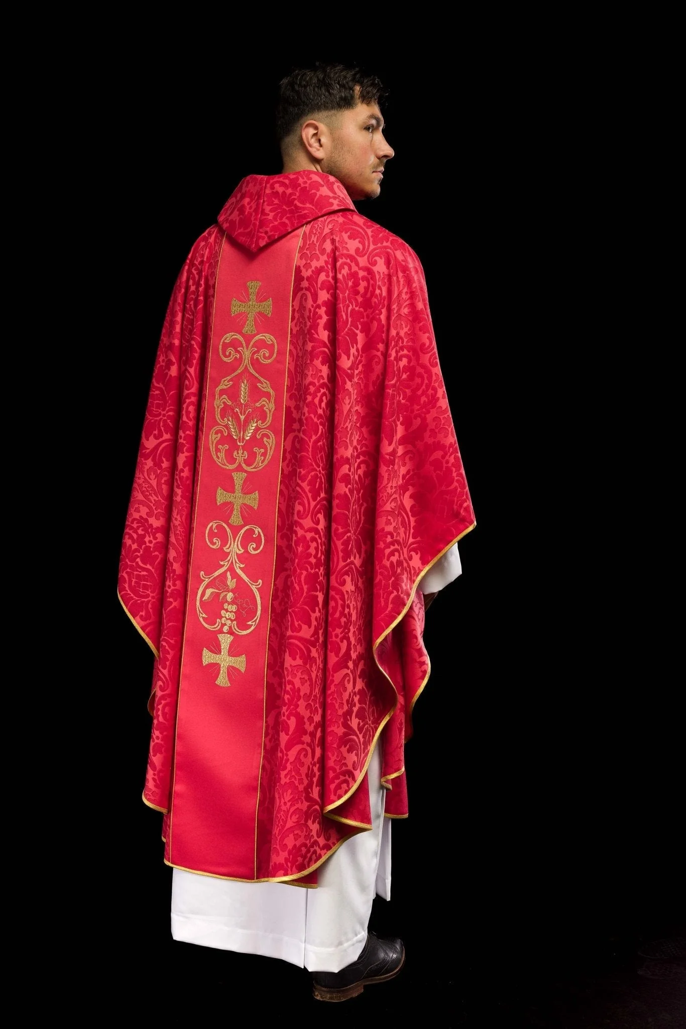 Red liturgical chasuble decorated with an embroidered belt - Image 7