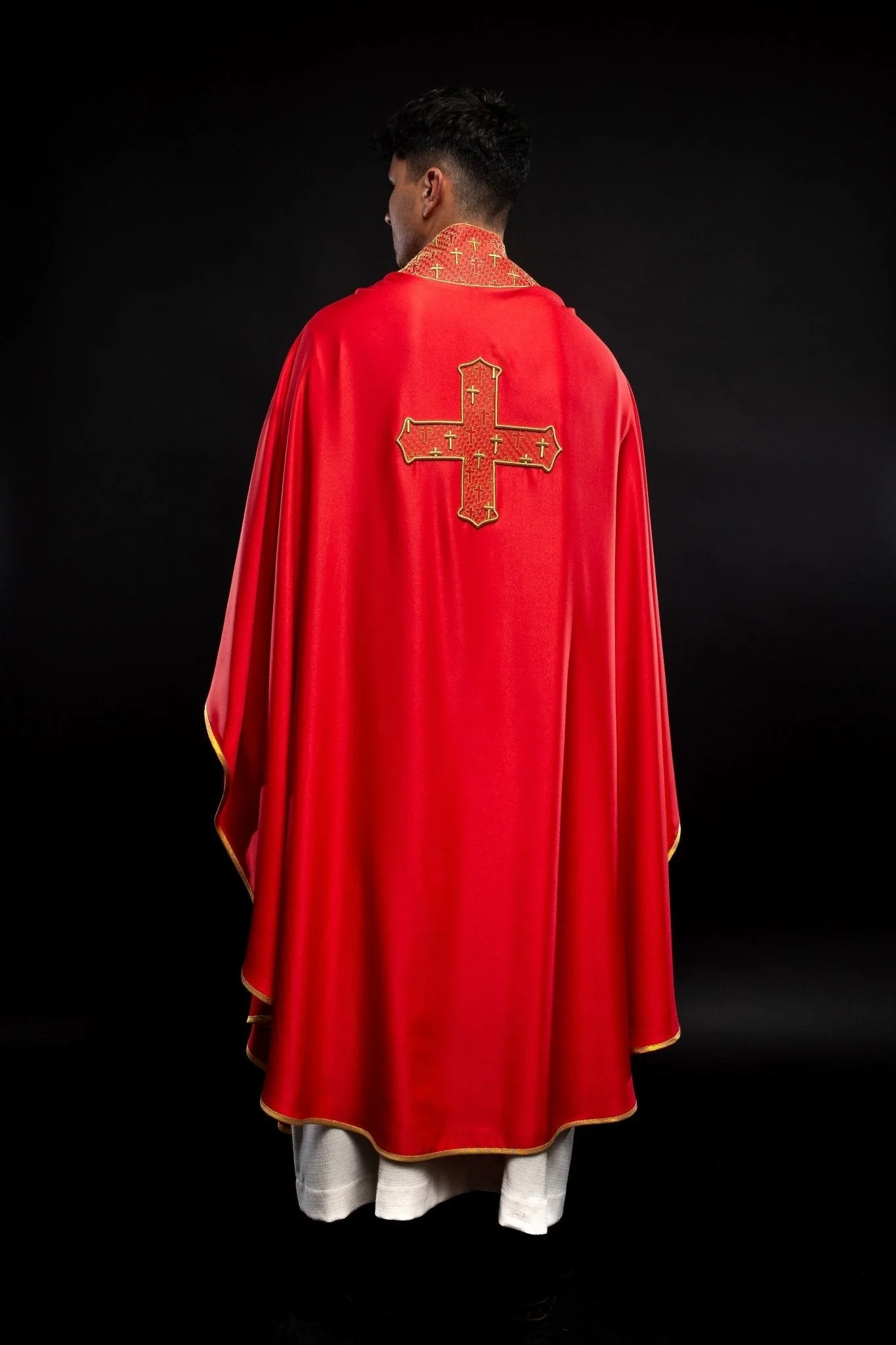 Red priest vestment with collar embroidered with gold crossess - Image 5