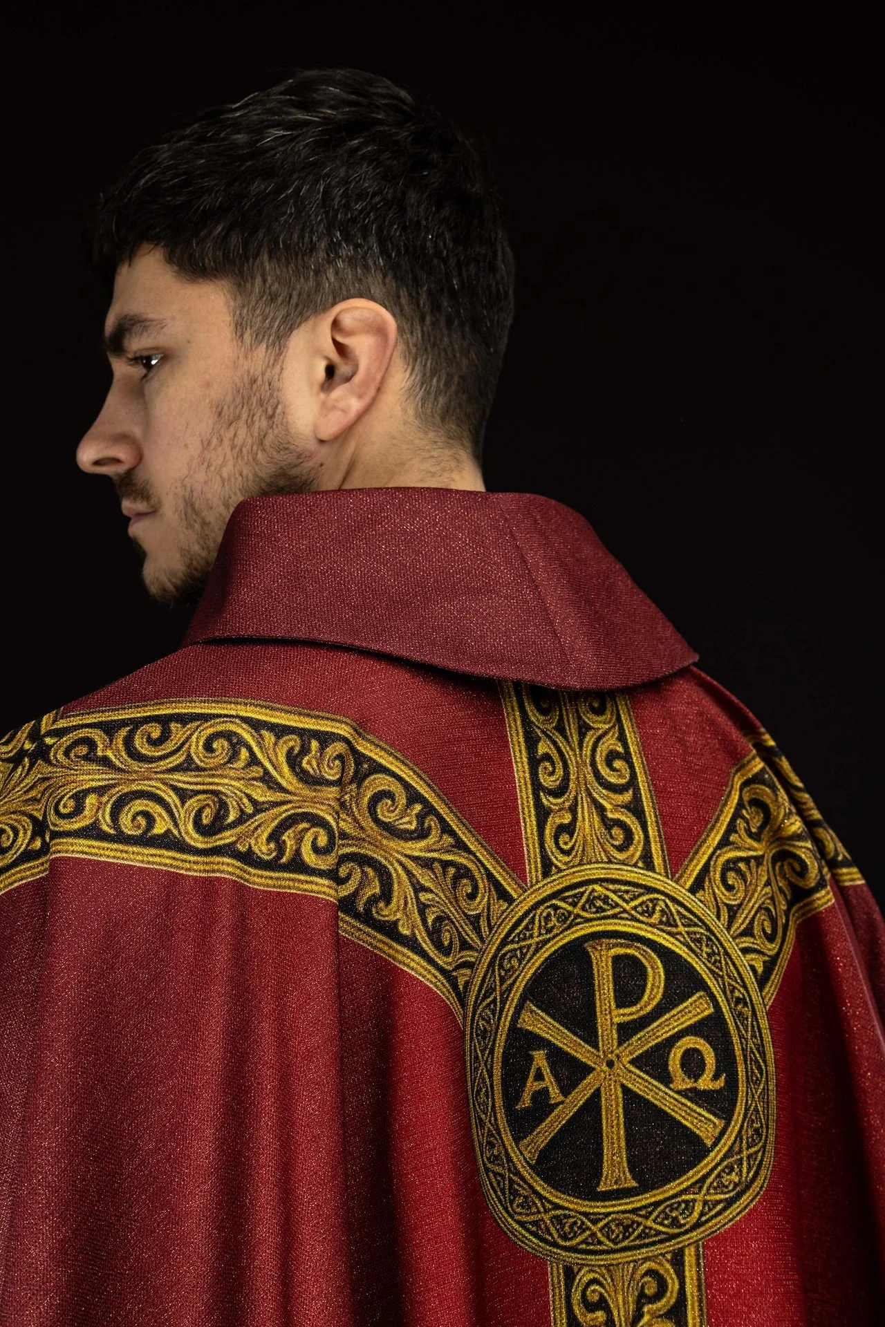 Red printed Pax chasuble with rich gold ornamentation - Image 8