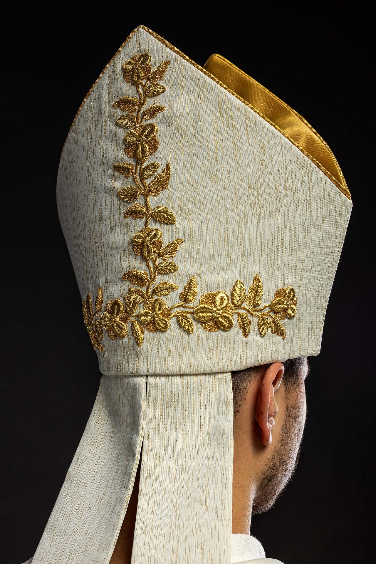 Richly Embroidered Mitre with a Marian Motif - Image 4