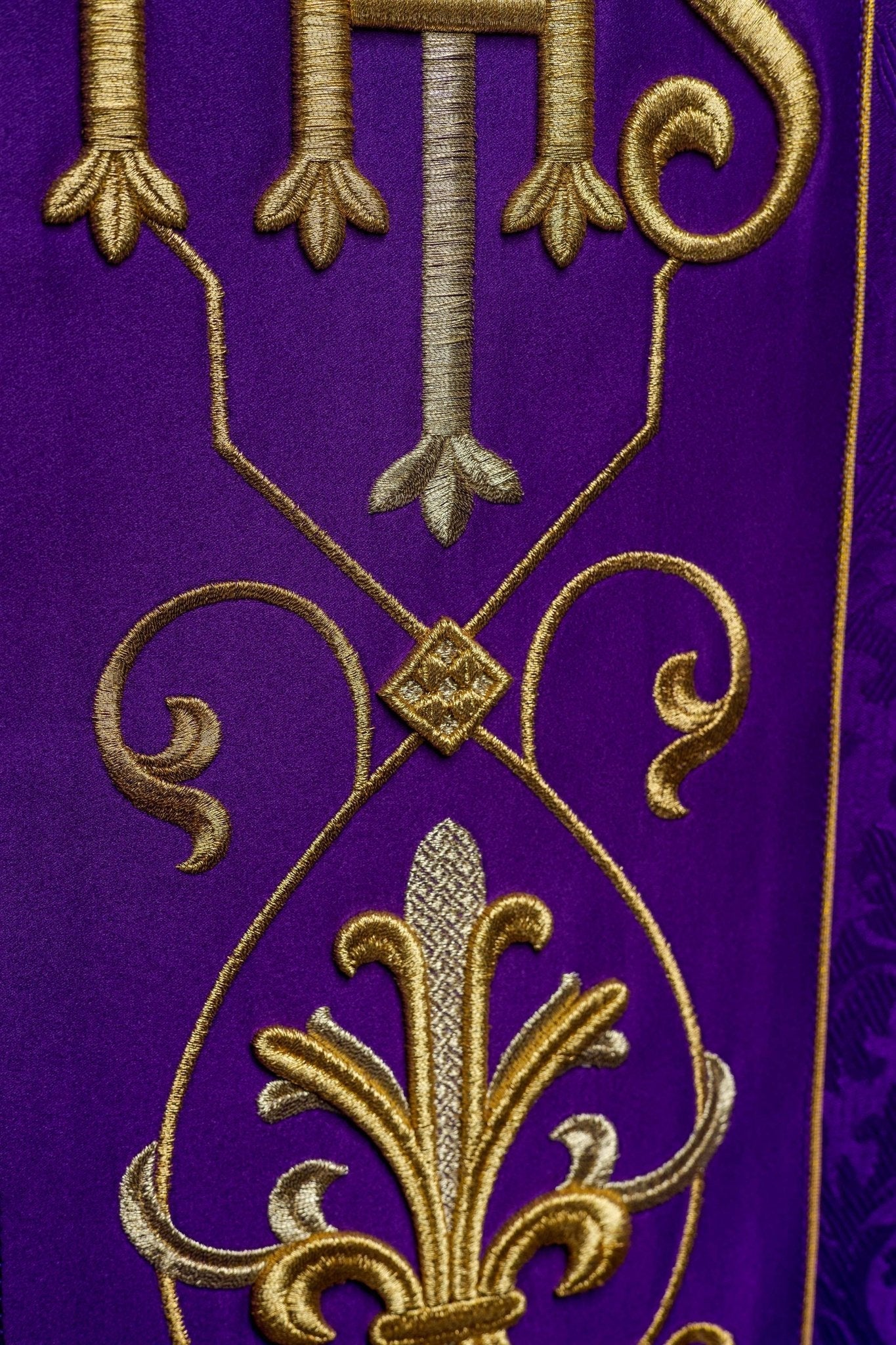 Richly embroidered purple IHS chasuble - Image 4