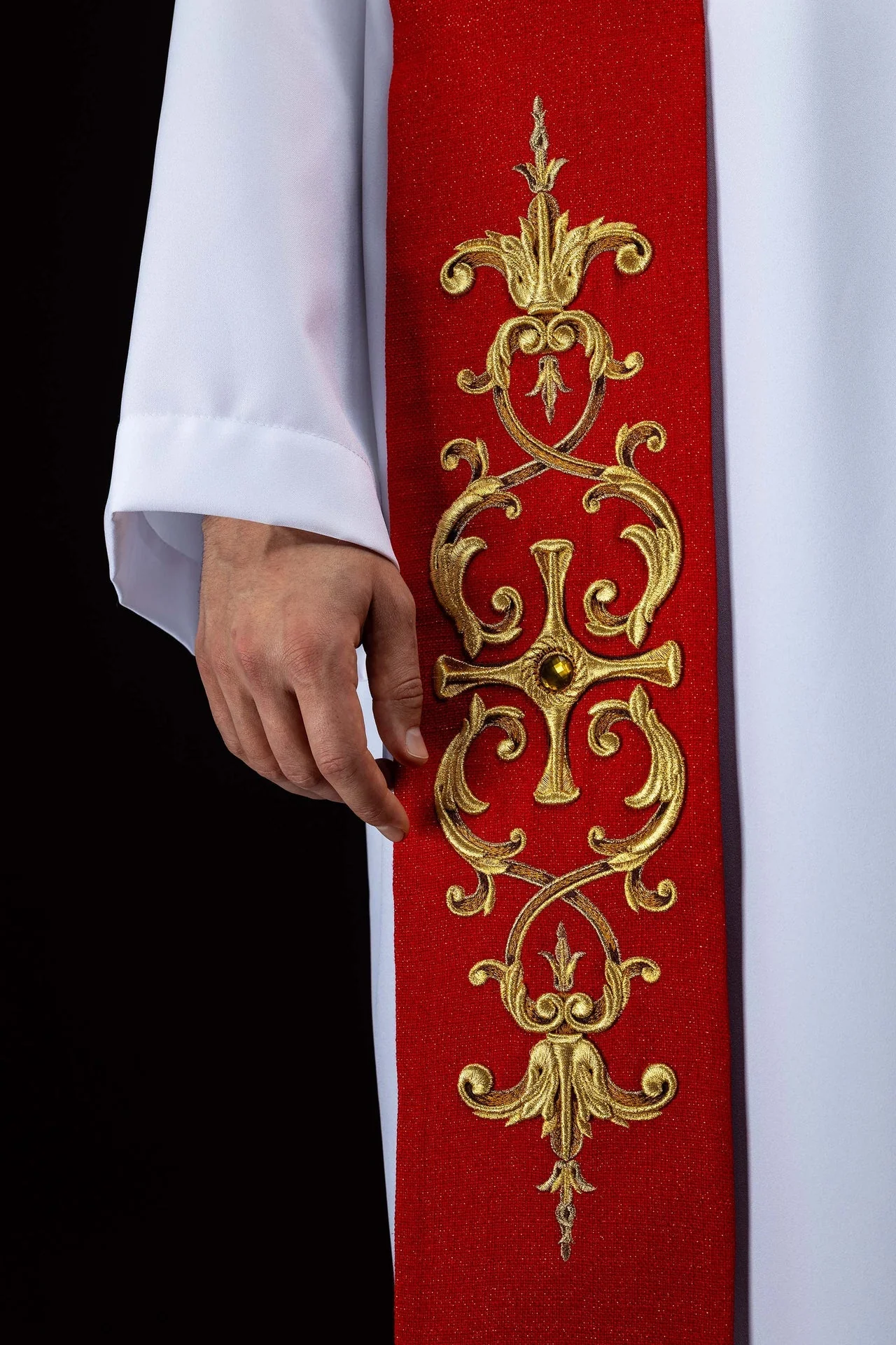 Richly embroidered stole with the image of Saints Peter and Paul - Image 5