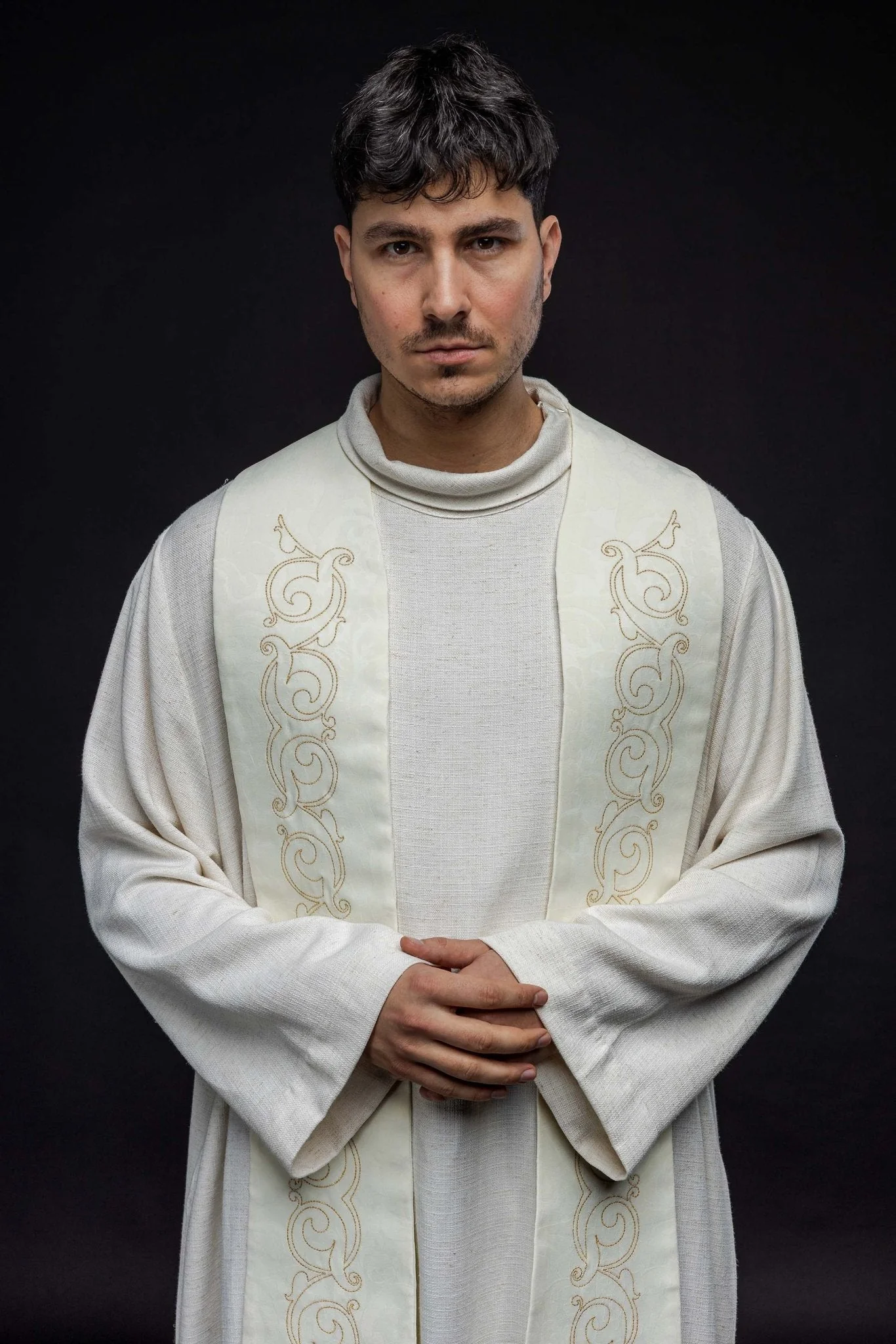 Roman stole with cross embroidery - Image 2