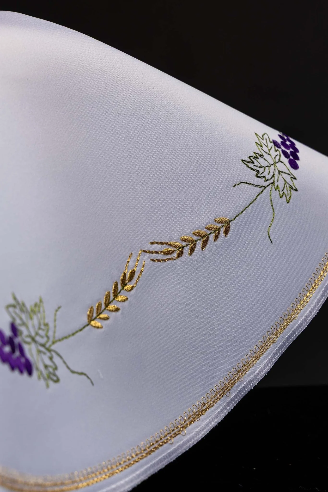 Round veil for the pyx with ornamented IHS embroidery - Image 5