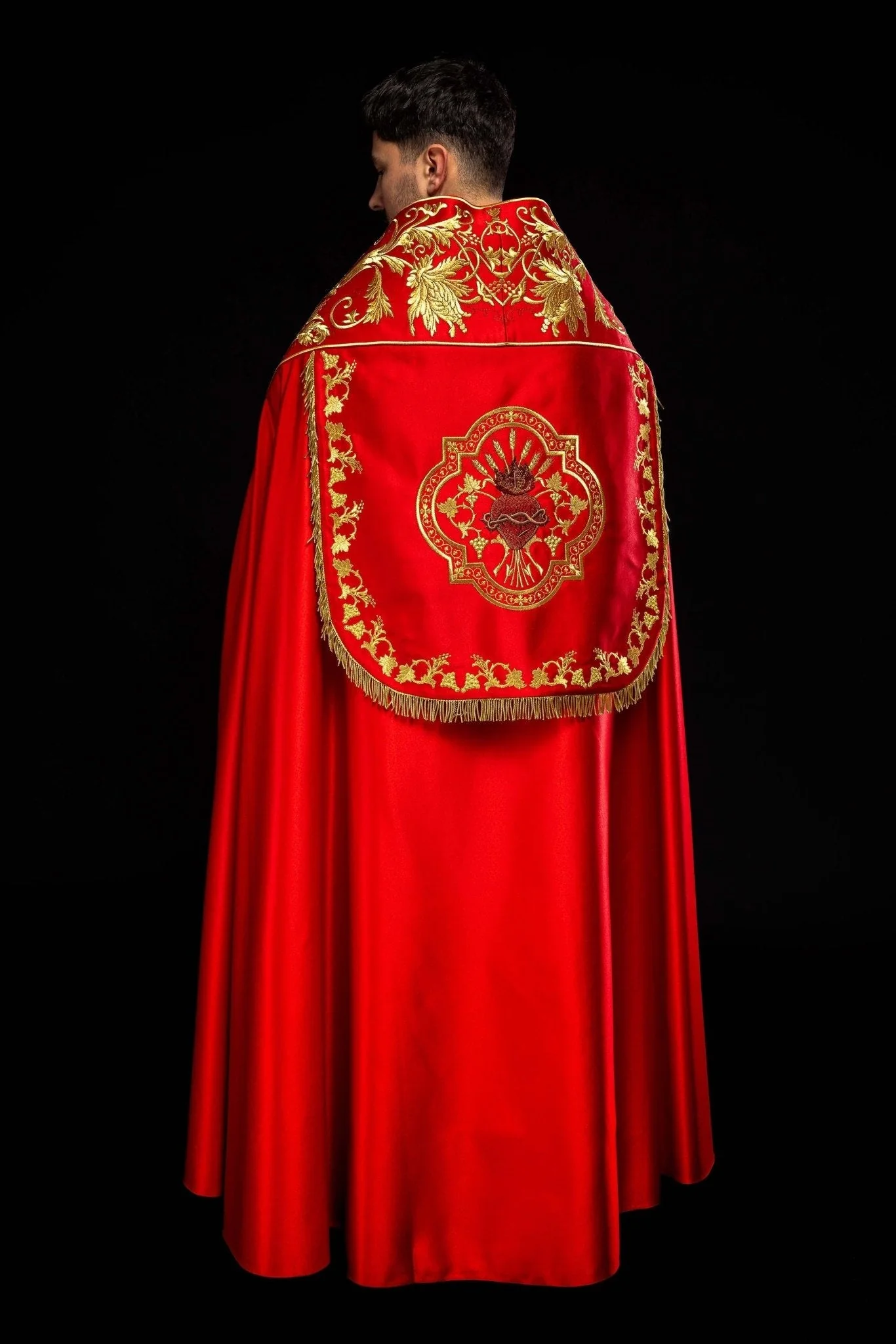 Satin Roman cape red with embroidered heart of Jesus - Image 7