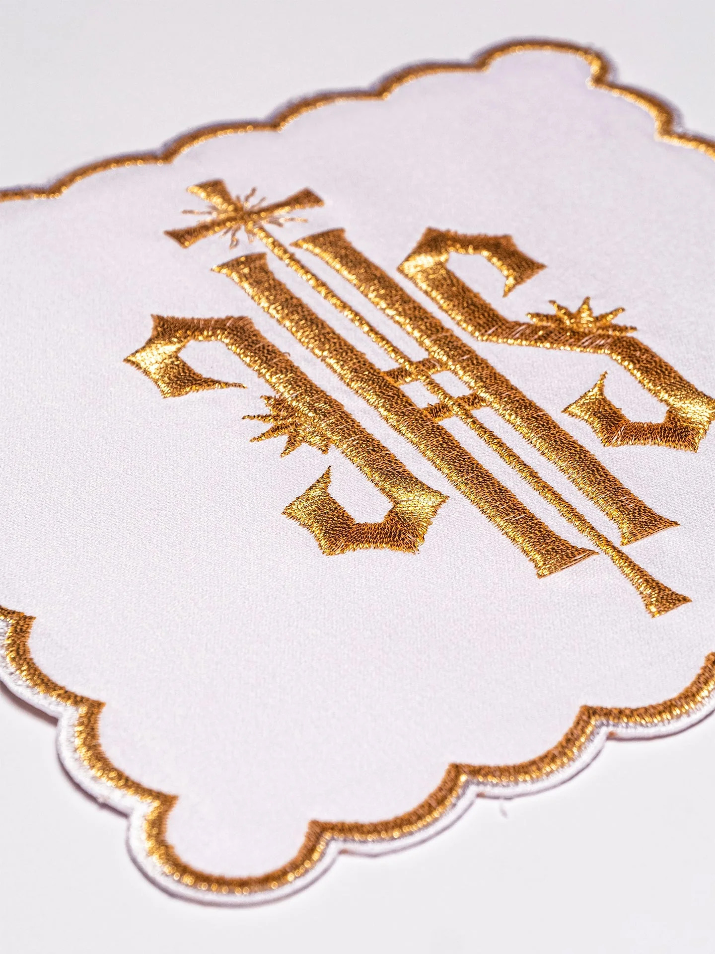 Set of palls with the IHS symbol in four liturgical colors - Image 5