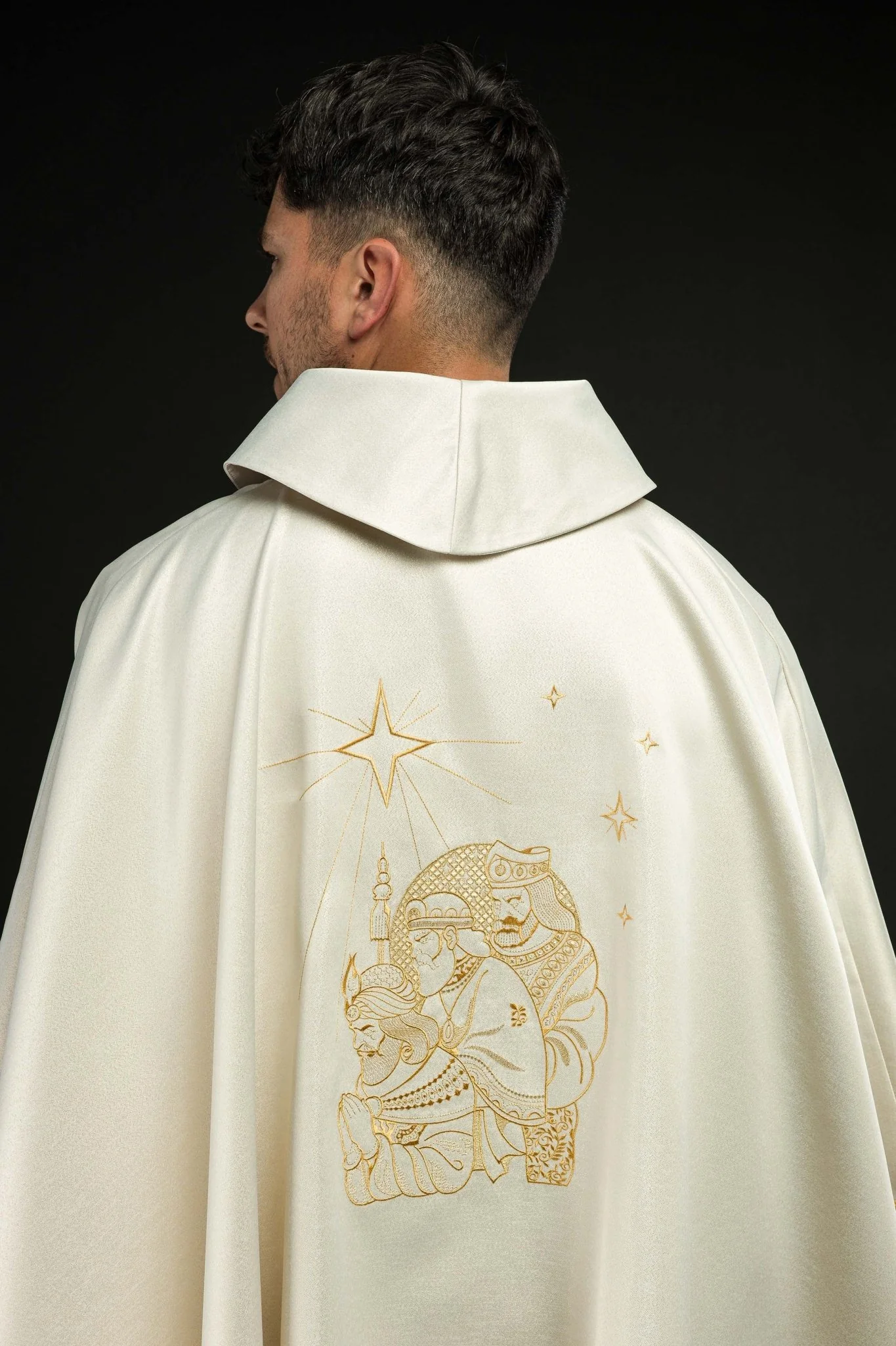 Shiny chasuble with an image of the Three Kings - Image 7